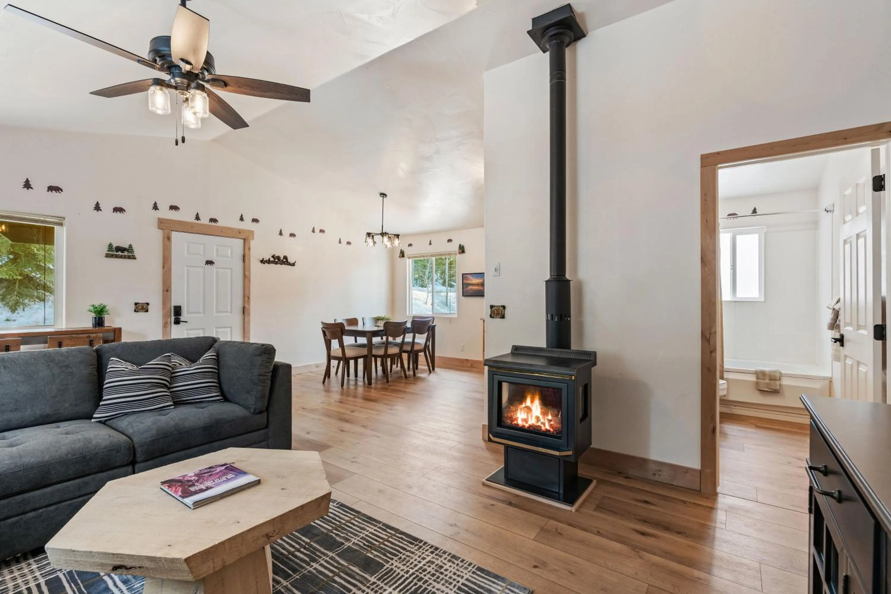 Living room in Duck Creek Village Inn