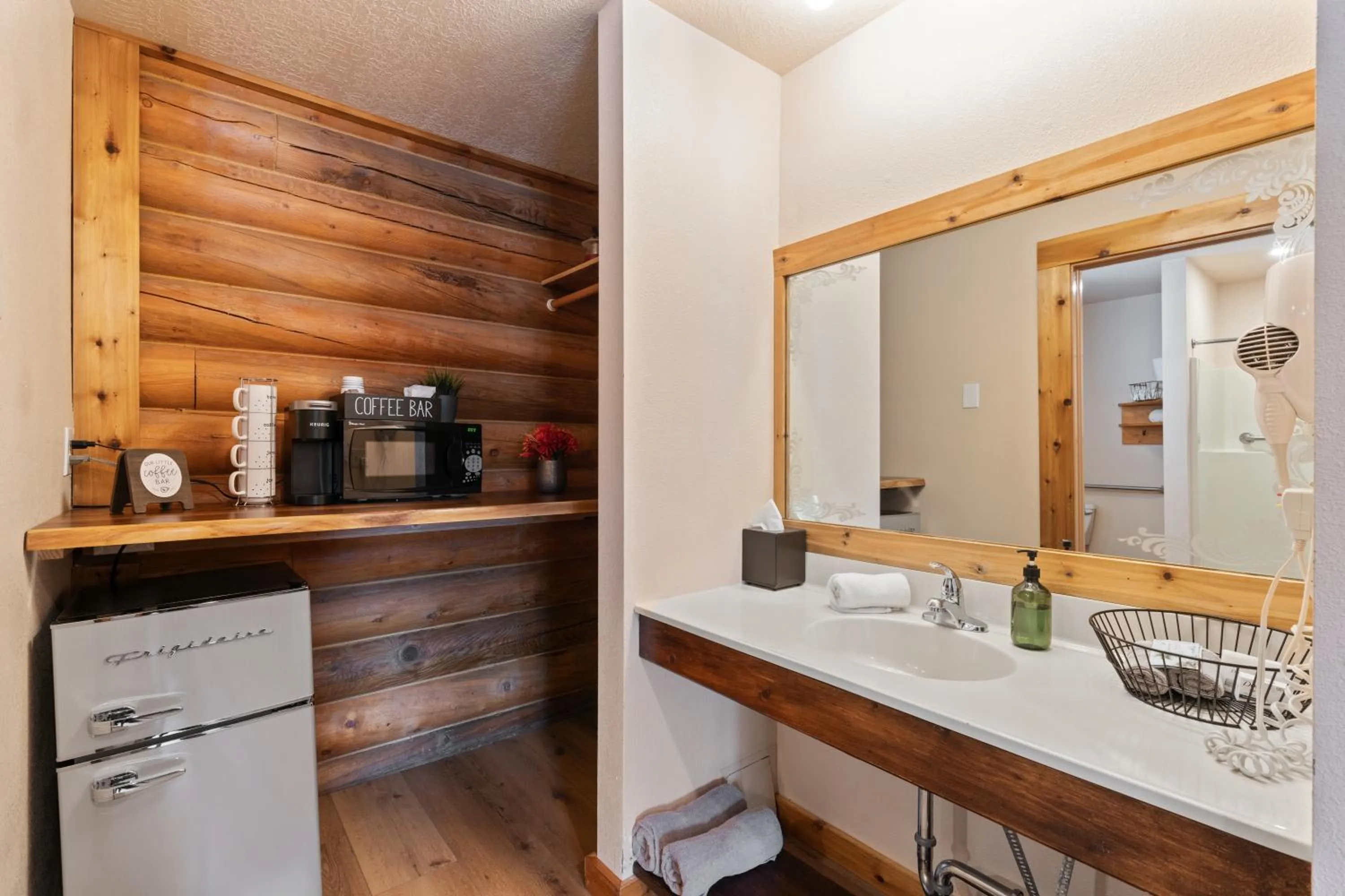 Bathroom in Duck Creek Village Inn