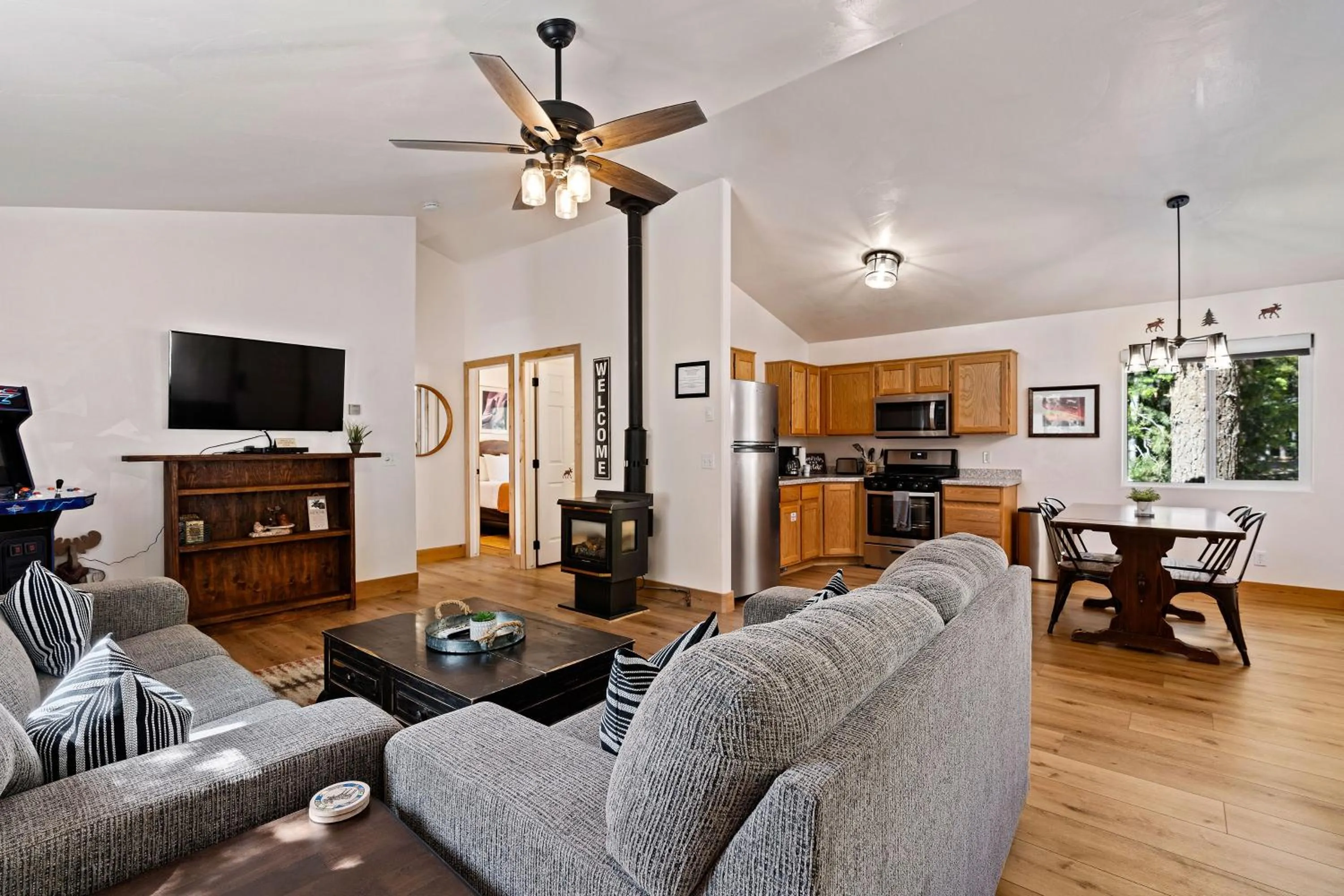 TV and multimedia in Duck Creek Village Inn