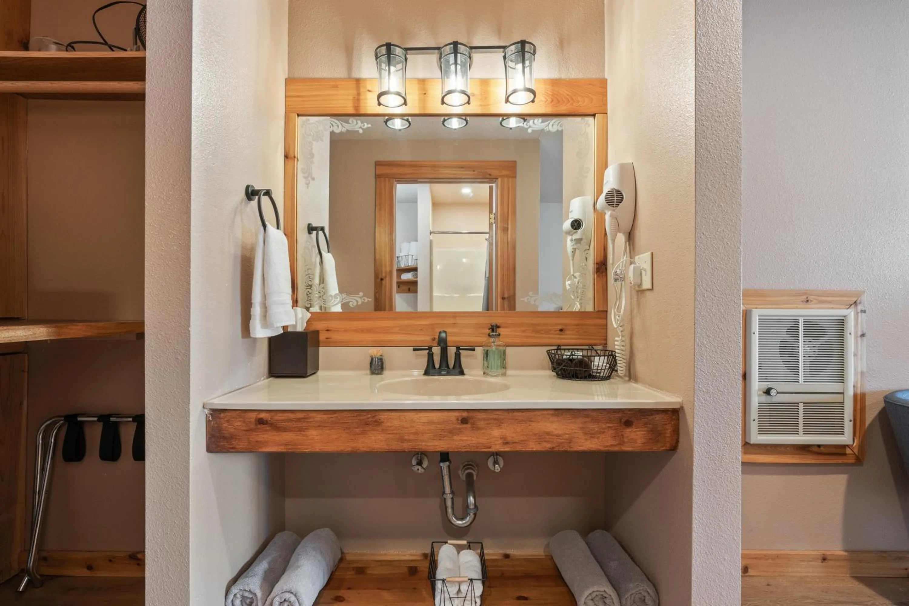 Bathroom in Duck Creek Village Inn