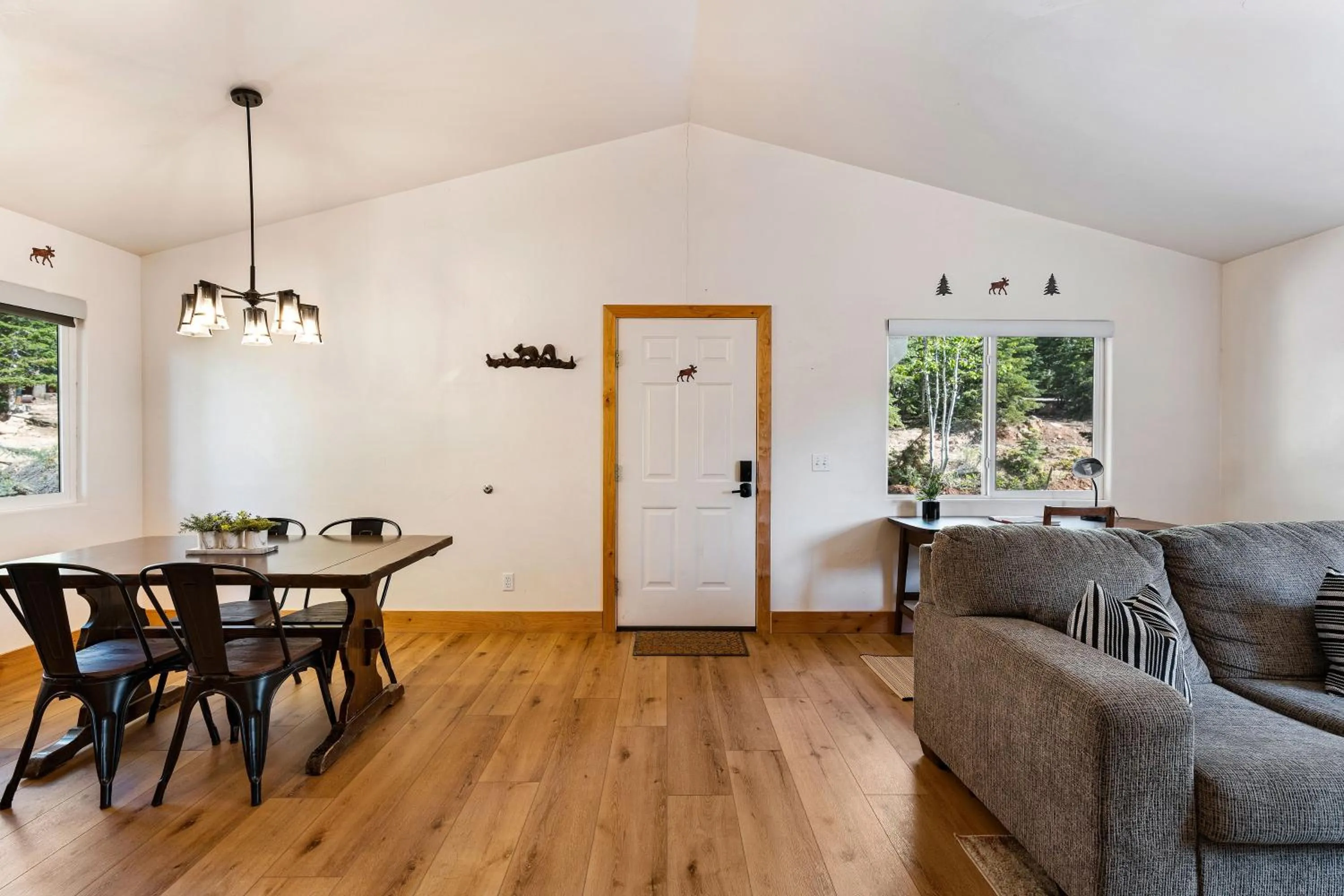 Living room in Duck Creek Village Inn