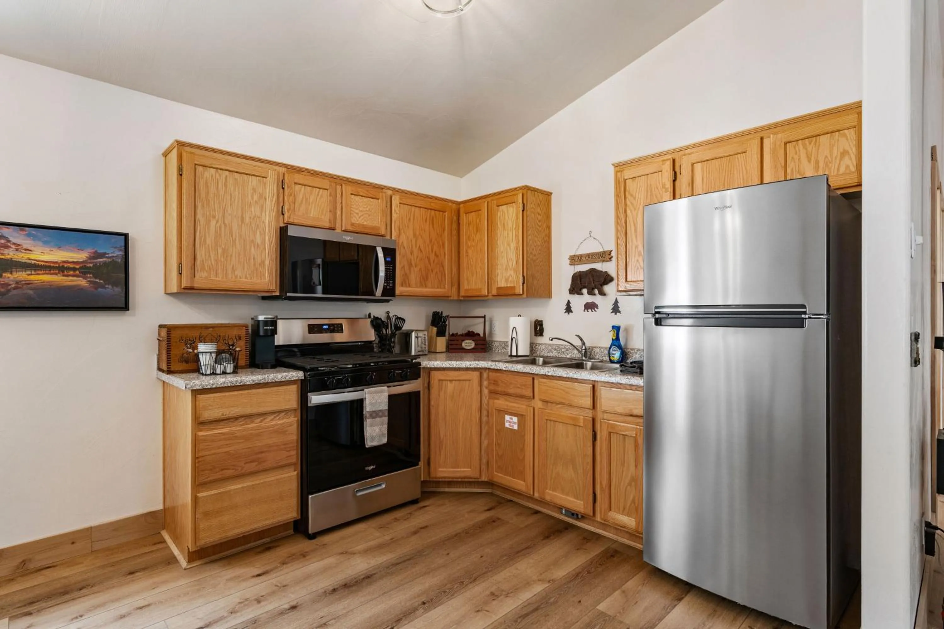 Kitchen or kitchenette in Duck Creek Village Inn
