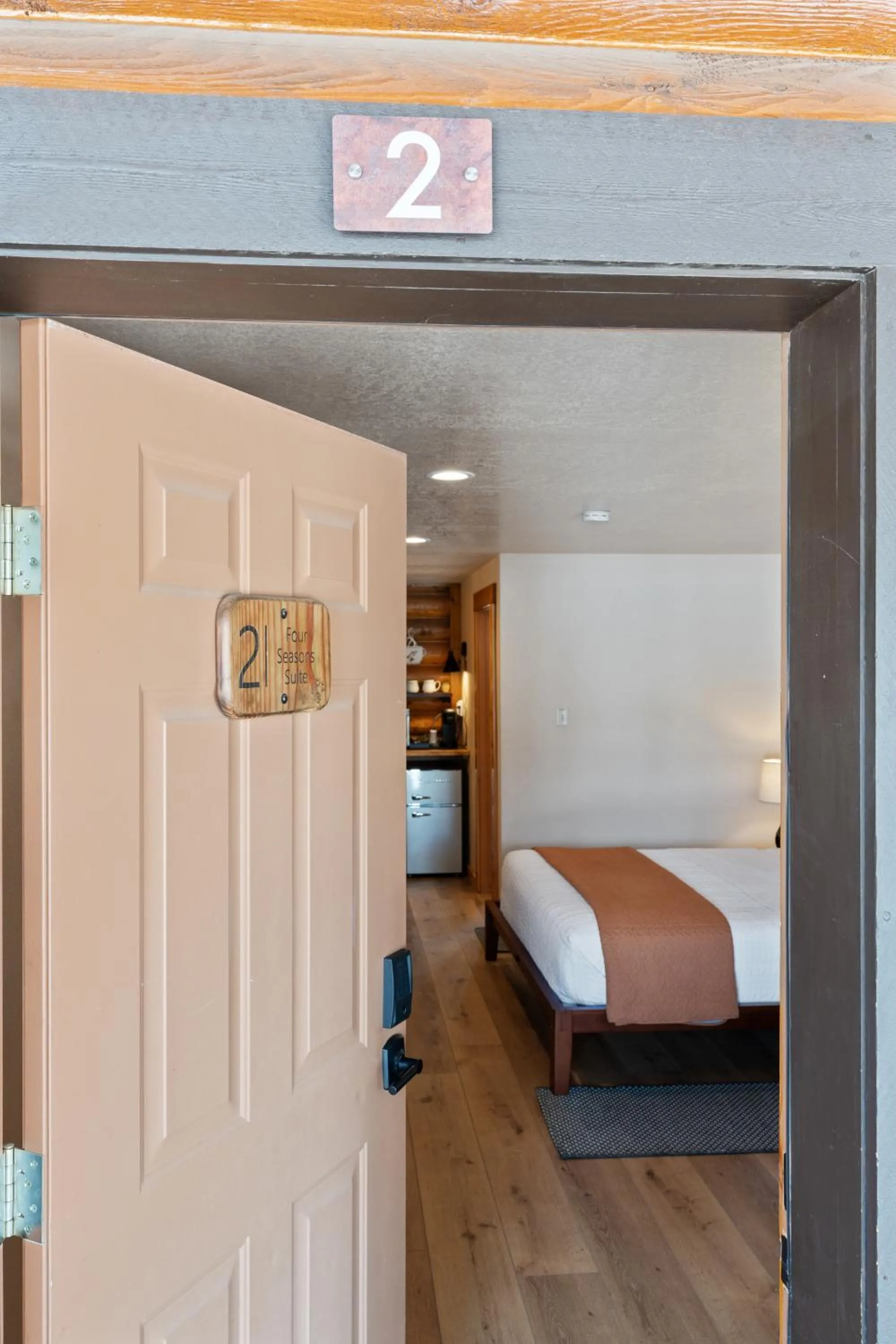 Photo of the whole room, Bed in Duck Creek Village Inn