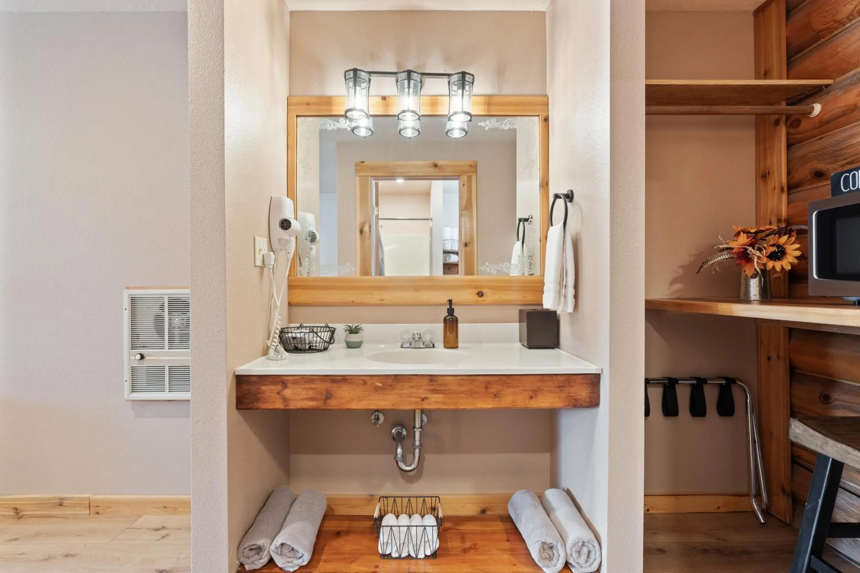 Bathroom in Duck Creek Village Inn