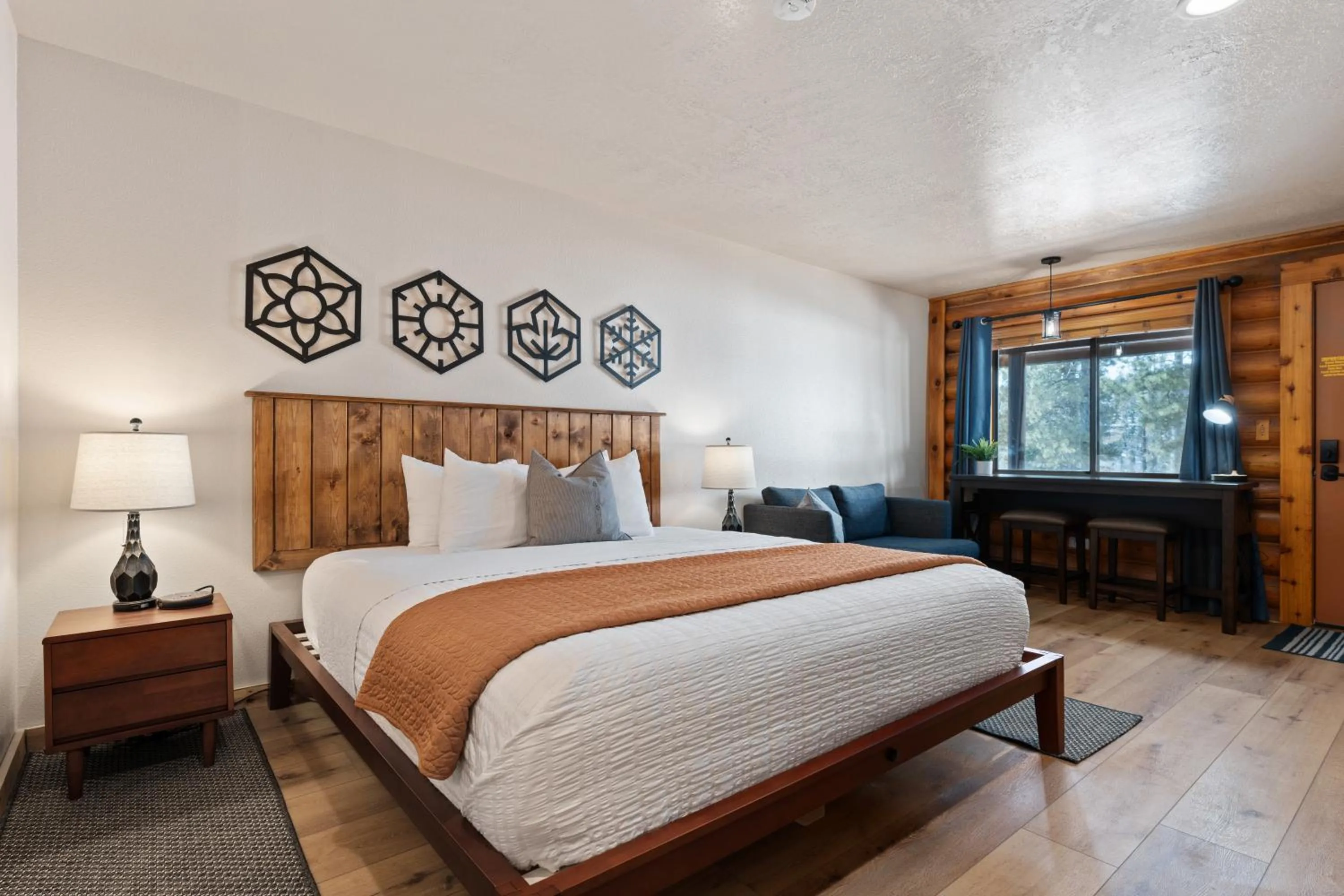 Bed in Duck Creek Village Inn