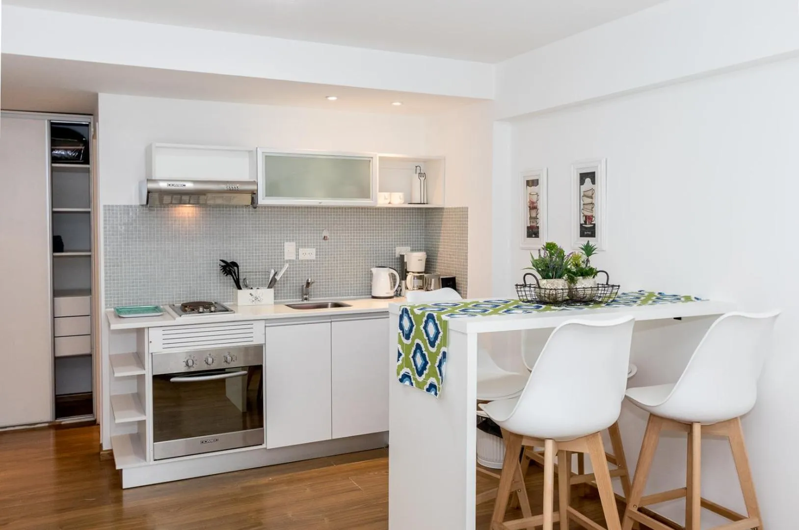 Kitchen or kitchenette in Pacifico Apartamentos