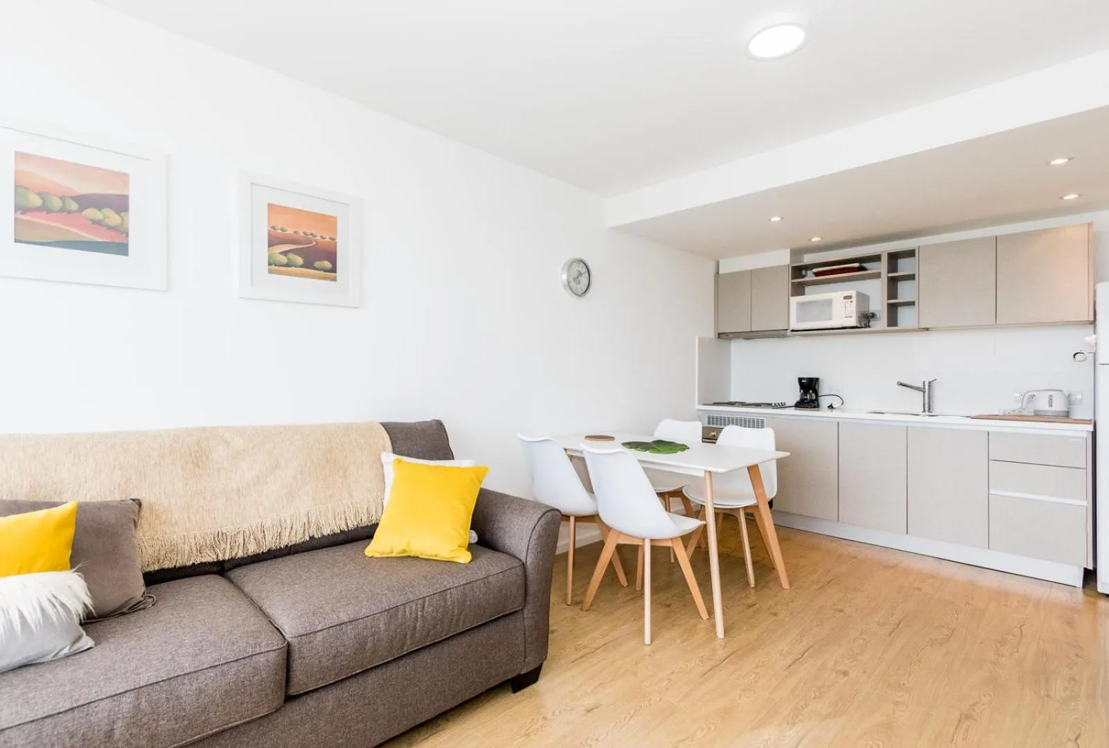 Kitchen or kitchenette in Pacifico Apartamentos