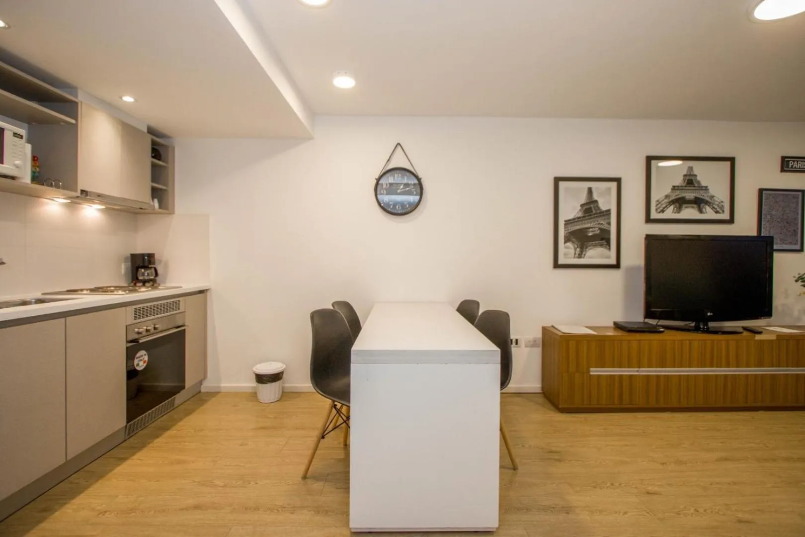 Kitchen or kitchenette in Pacifico Apartamentos