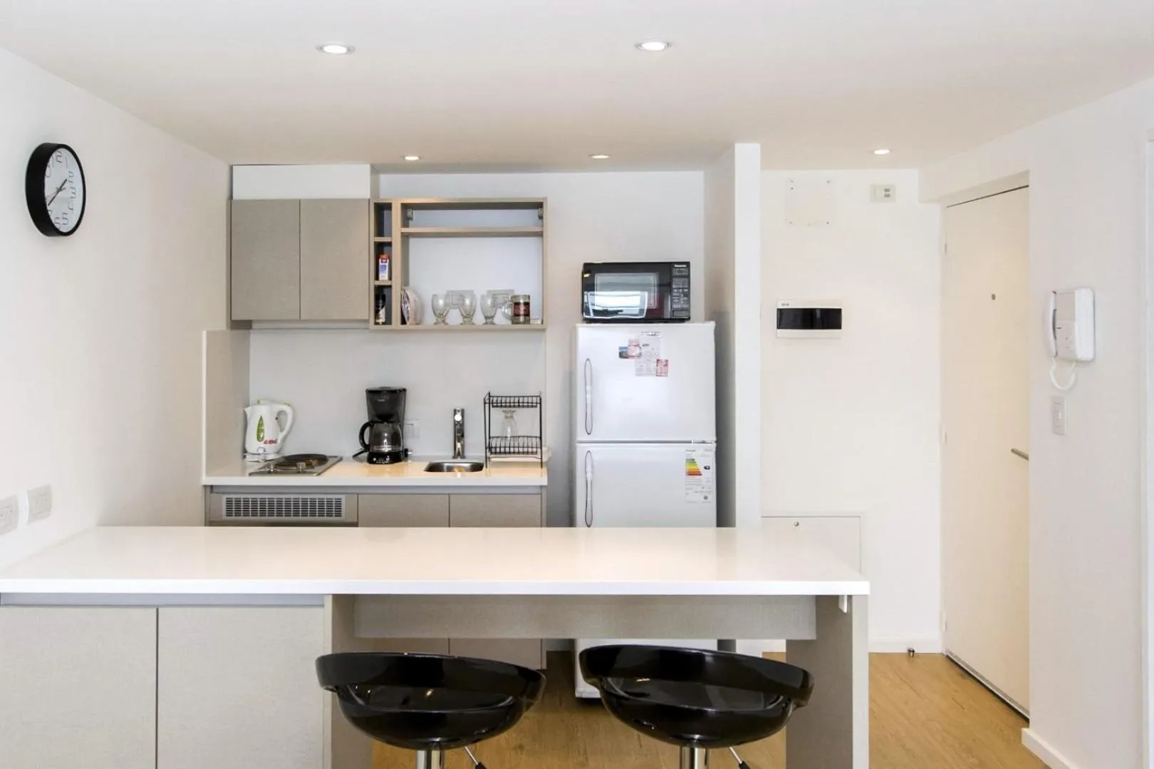 Kitchen or kitchenette in Pacifico Apartamentos