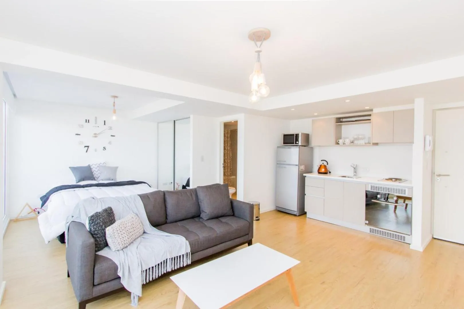 Photo of the whole room in Pacifico Apartamentos