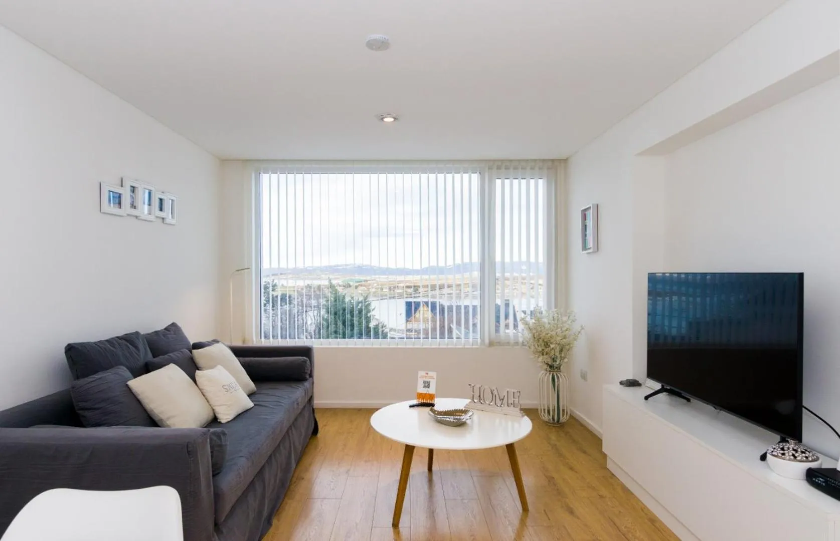 TV and multimedia in Pacifico Apartamentos