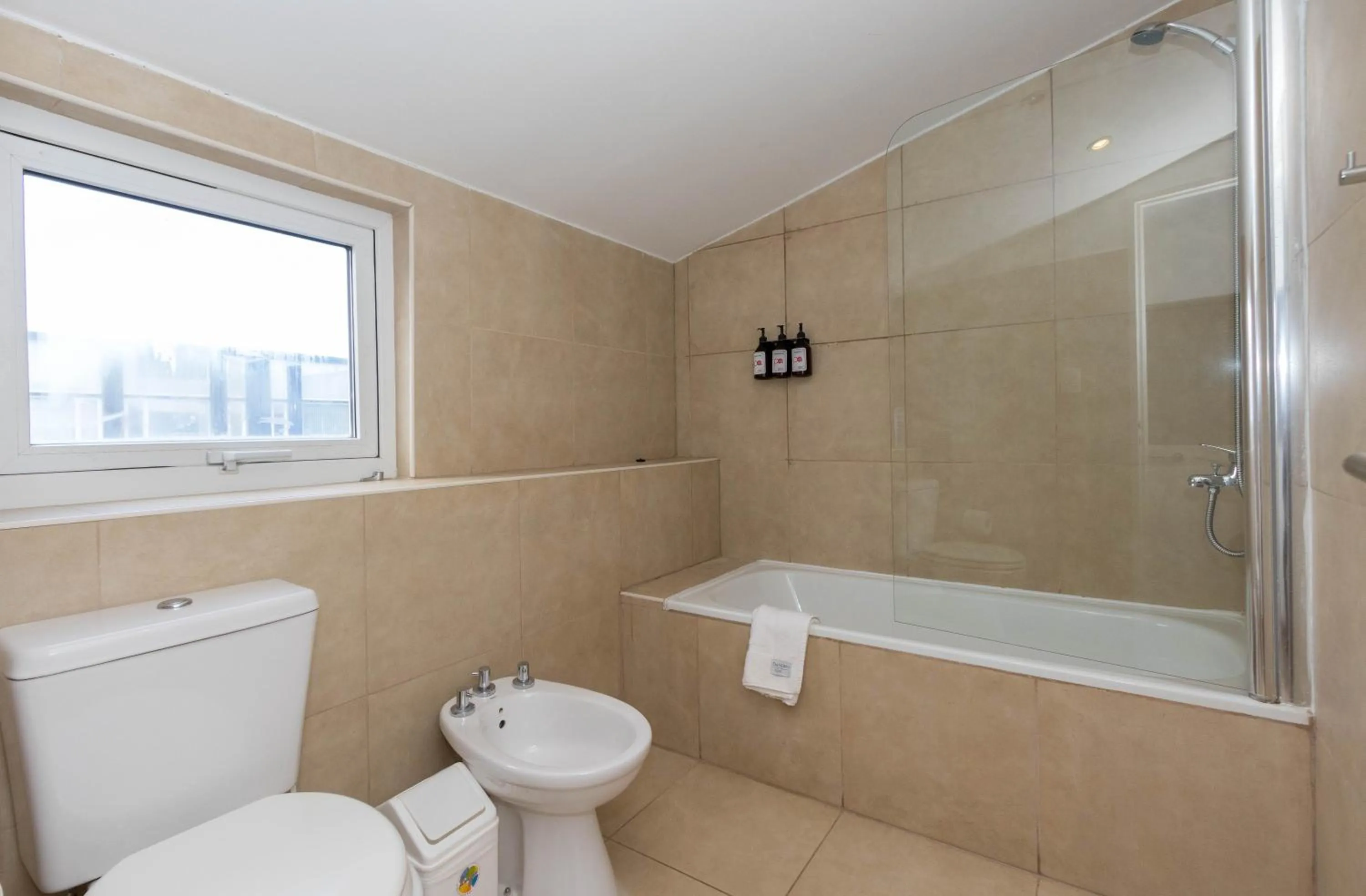 Shower in Pacifico Apartamentos