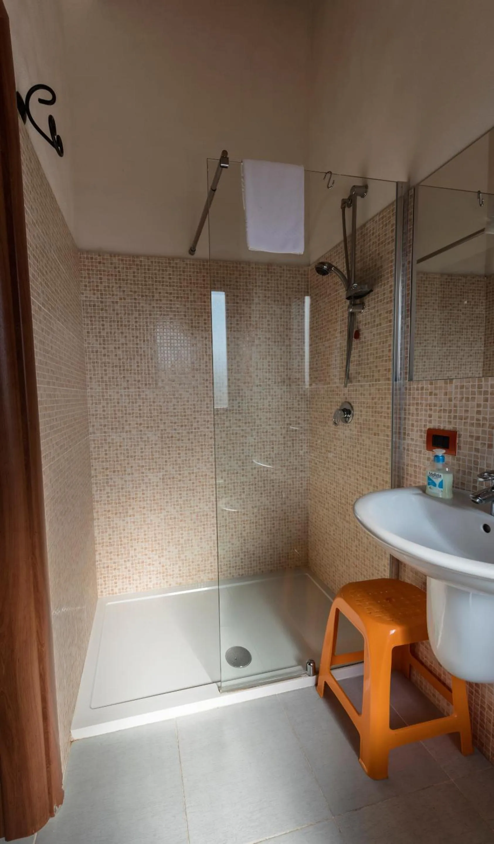 Bathroom in La Casa Rossa Country House