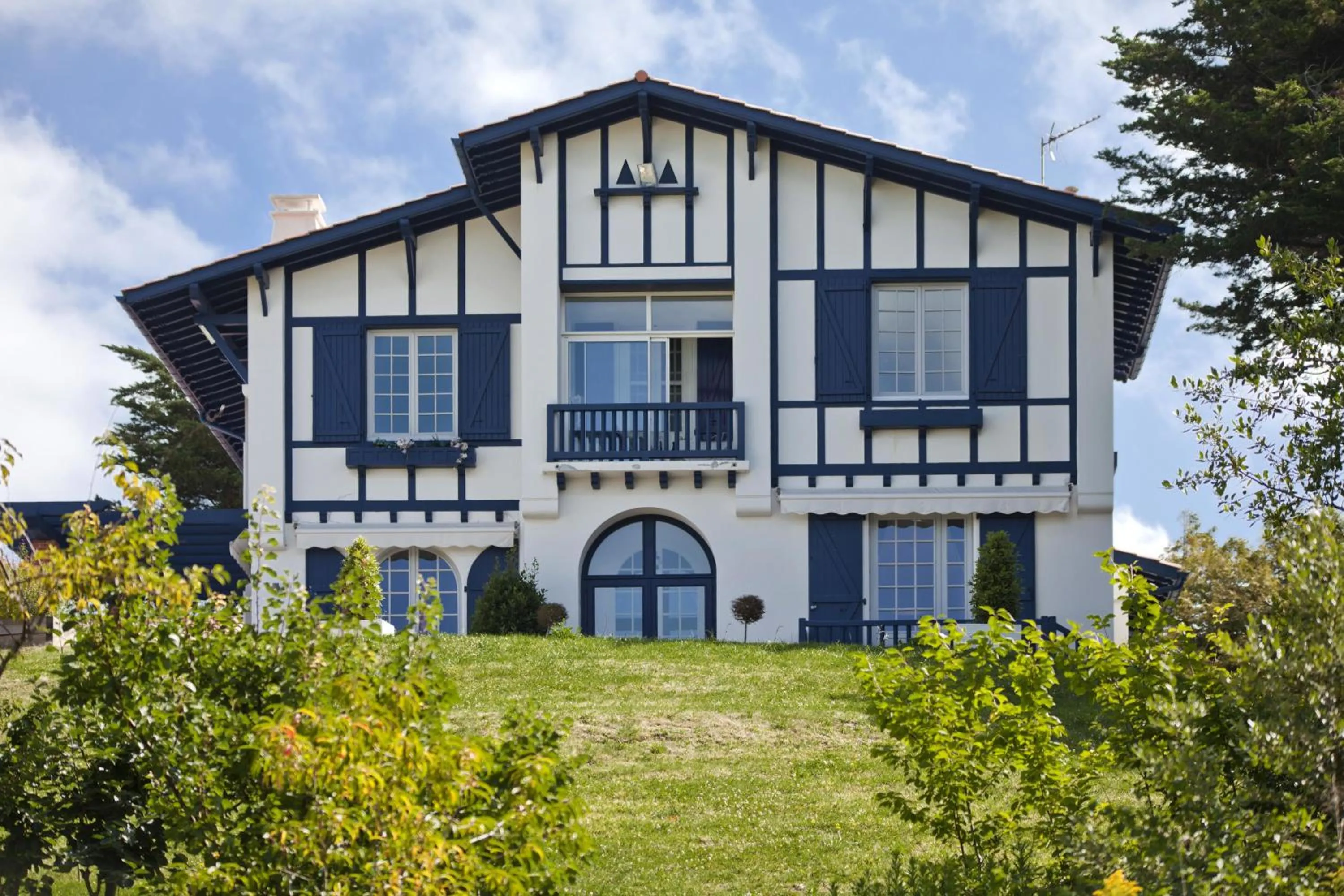Facade/entrance in Hôtel Briketenia