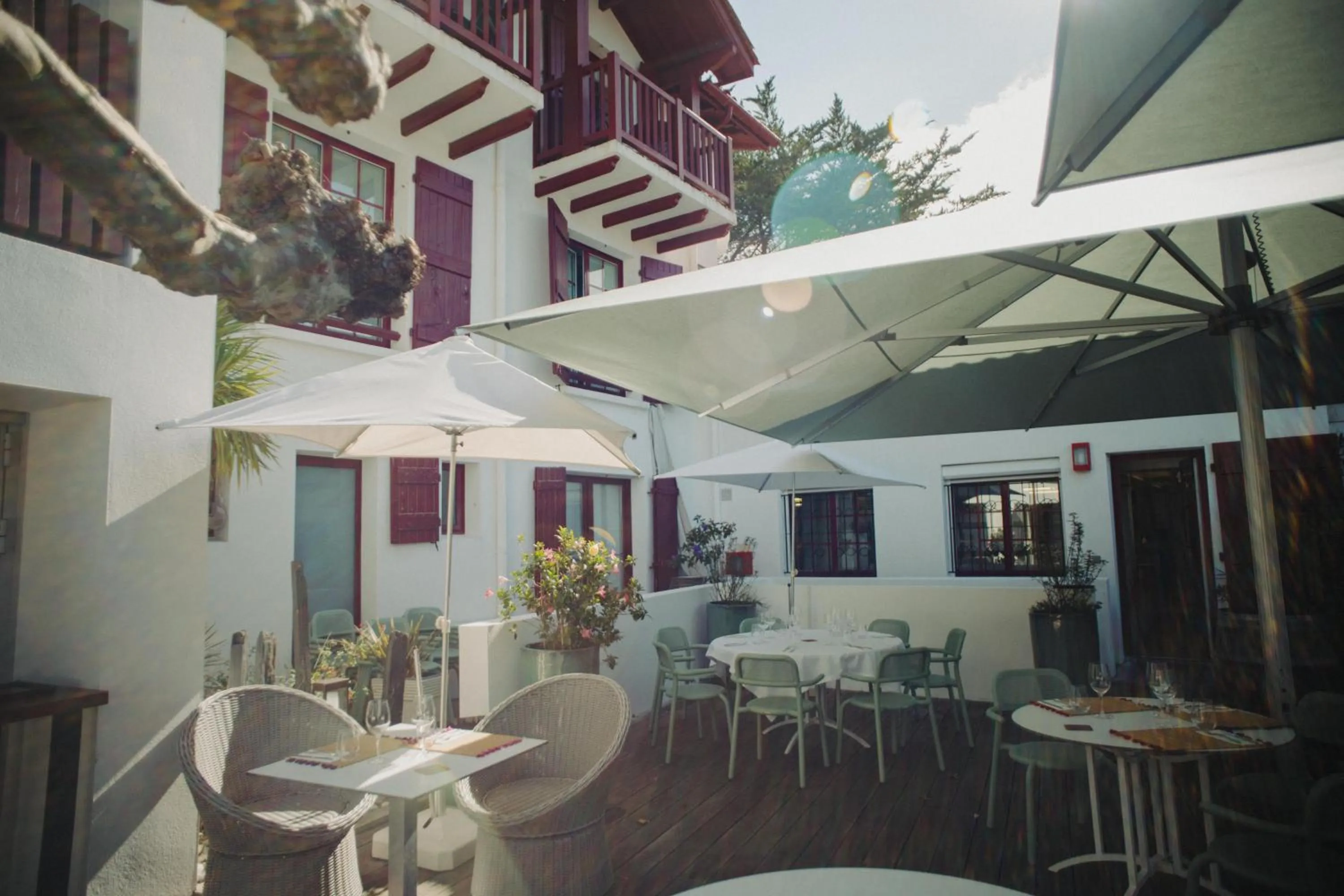 Property building in Hôtel Briketenia