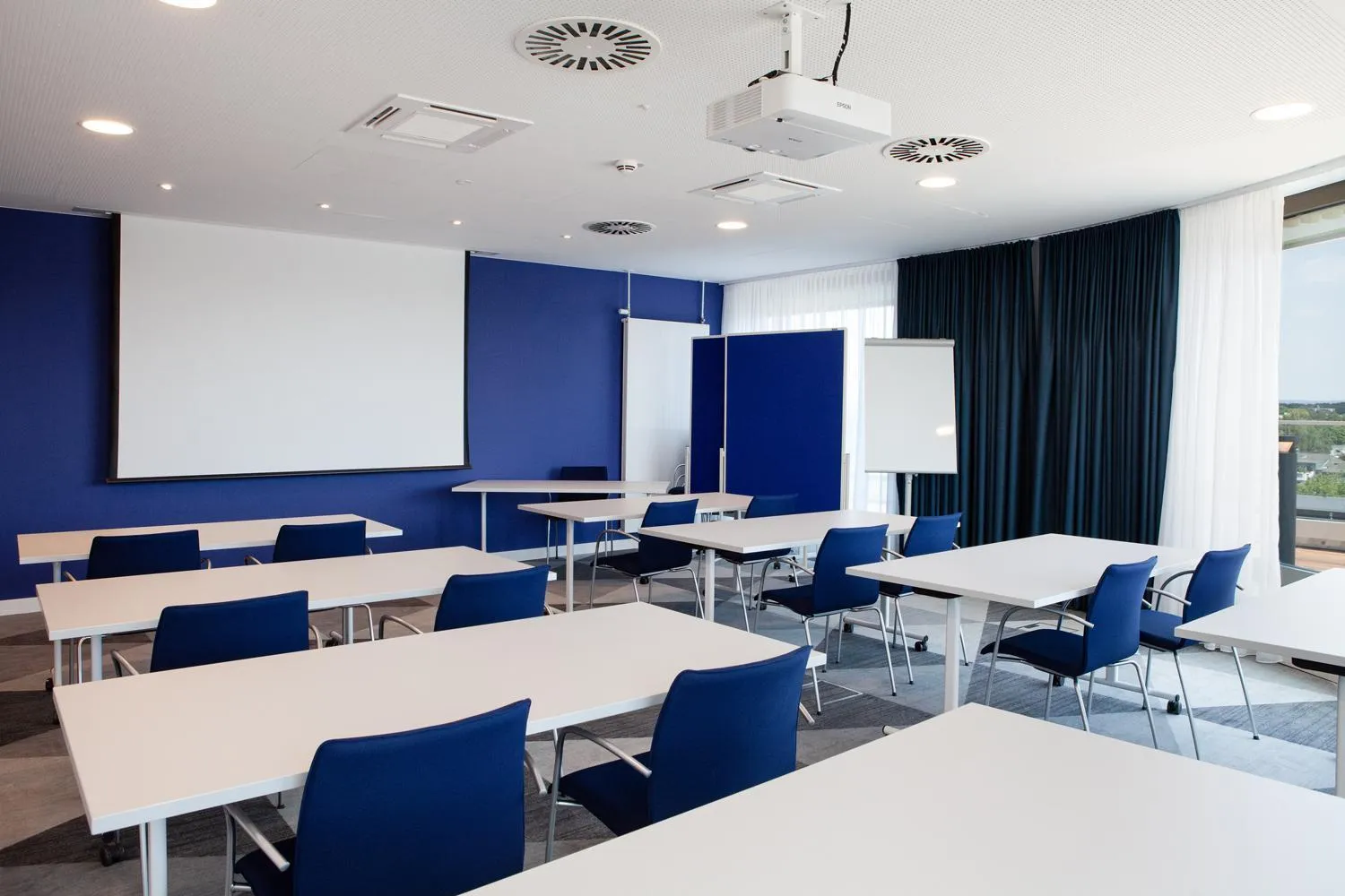 Meeting/conference room in Holiday Inn Express & Suites Monheim am Rhein by IHG
