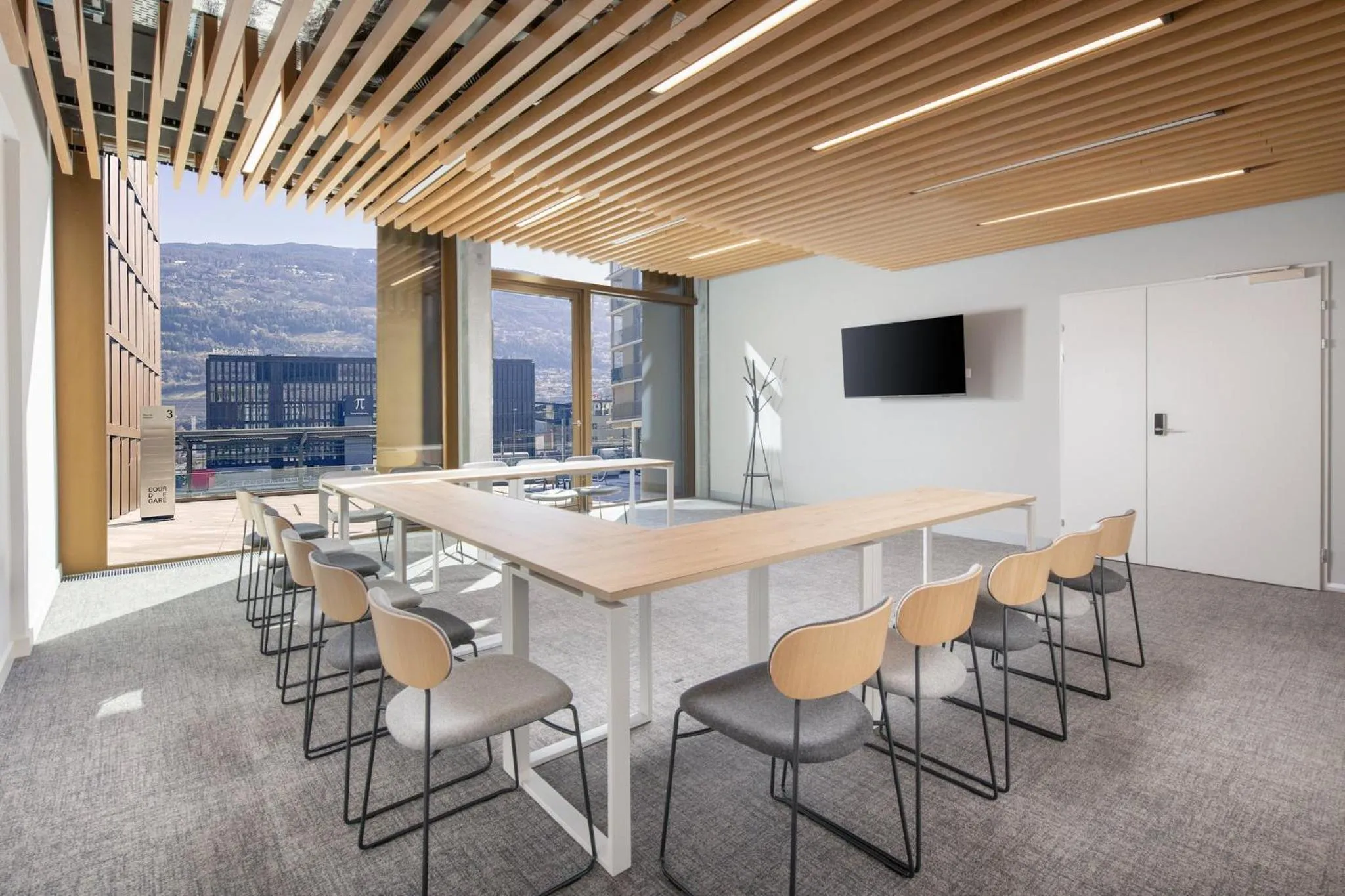 Meeting/conference room in Holiday Inn Express & Suites Sion by IHG