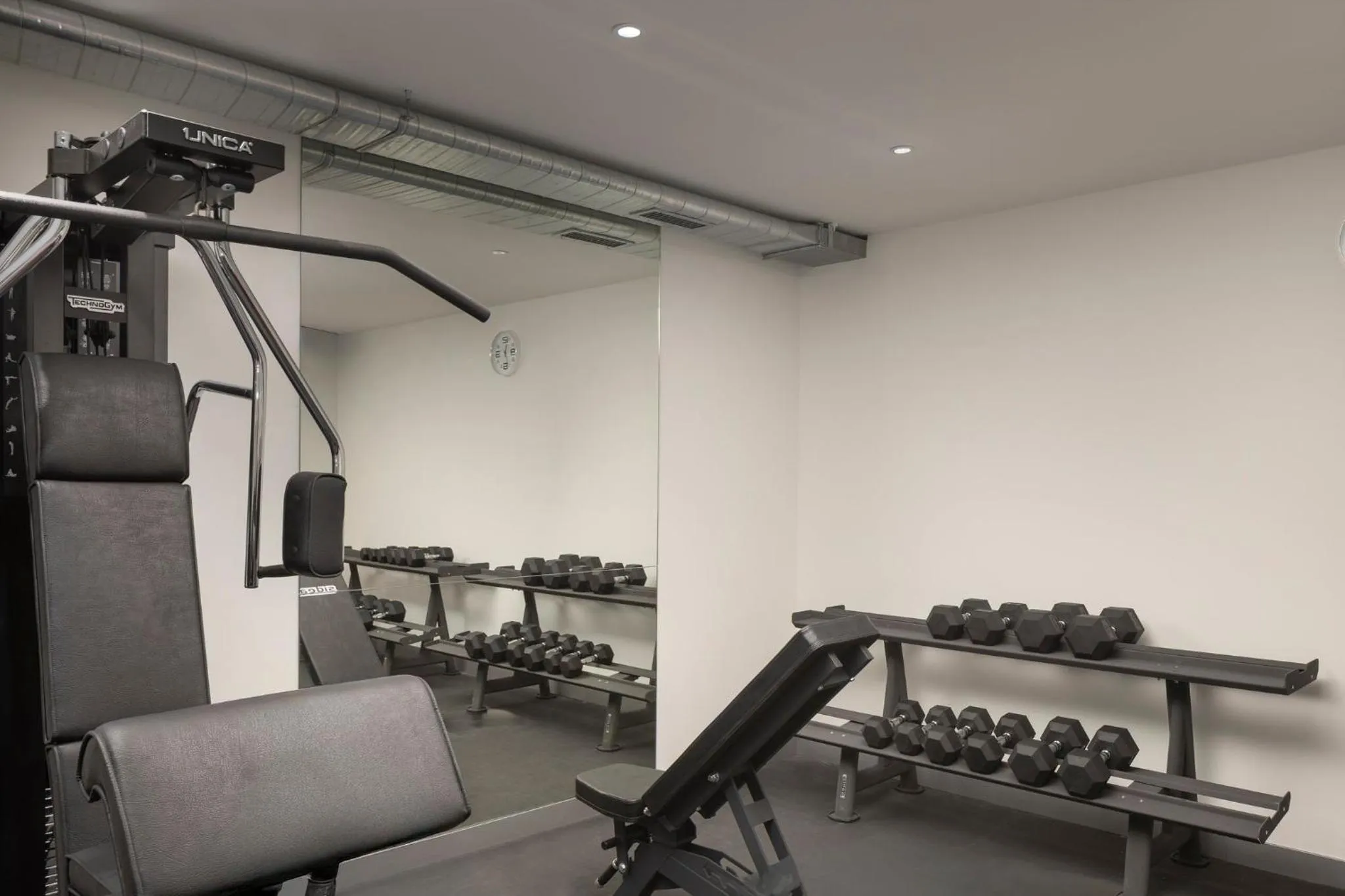 Fitness centre/facilities in Holiday Inn Express & Suites Sion by IHG