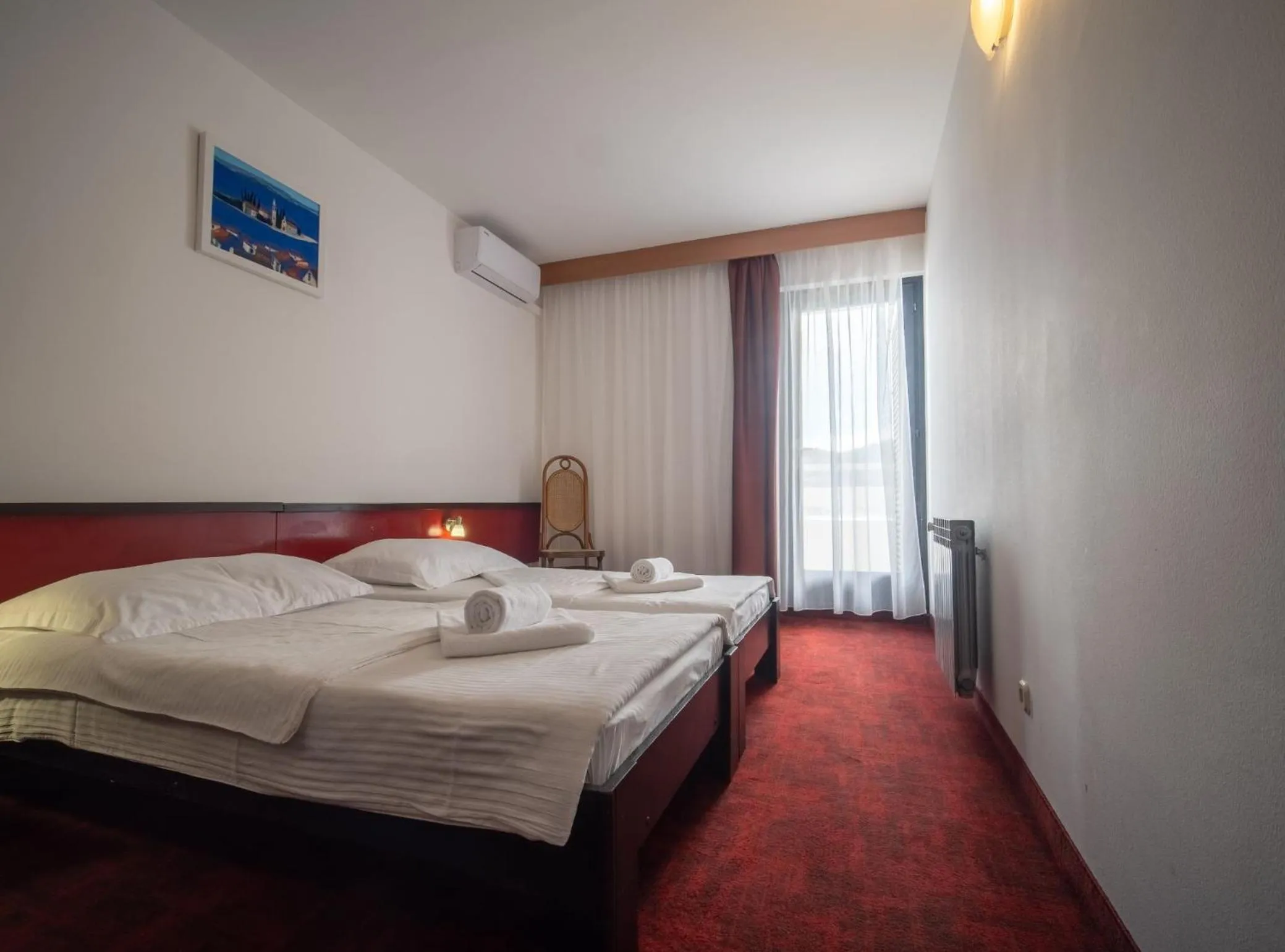 Bedroom, Bed in Hotel Issa