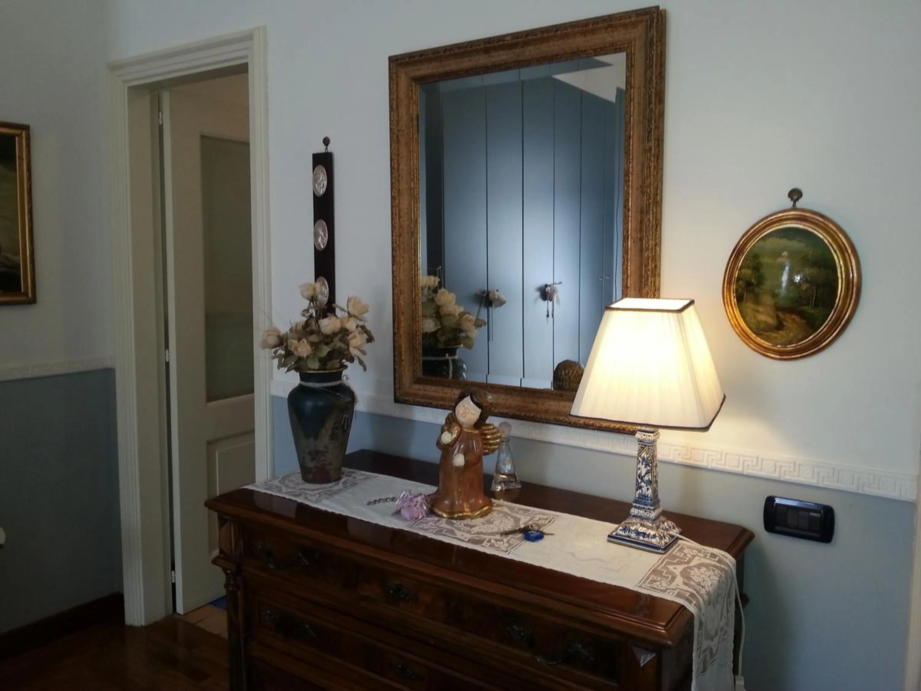 Decorative detail in L'Incanto