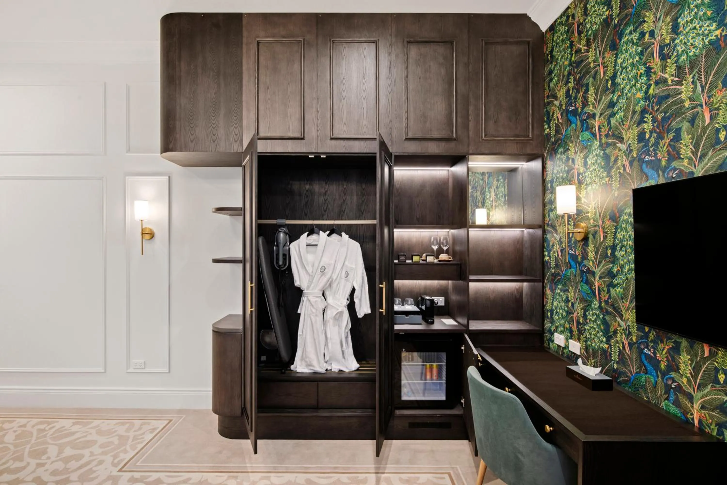 TV and multimedia in The Clements Hotel