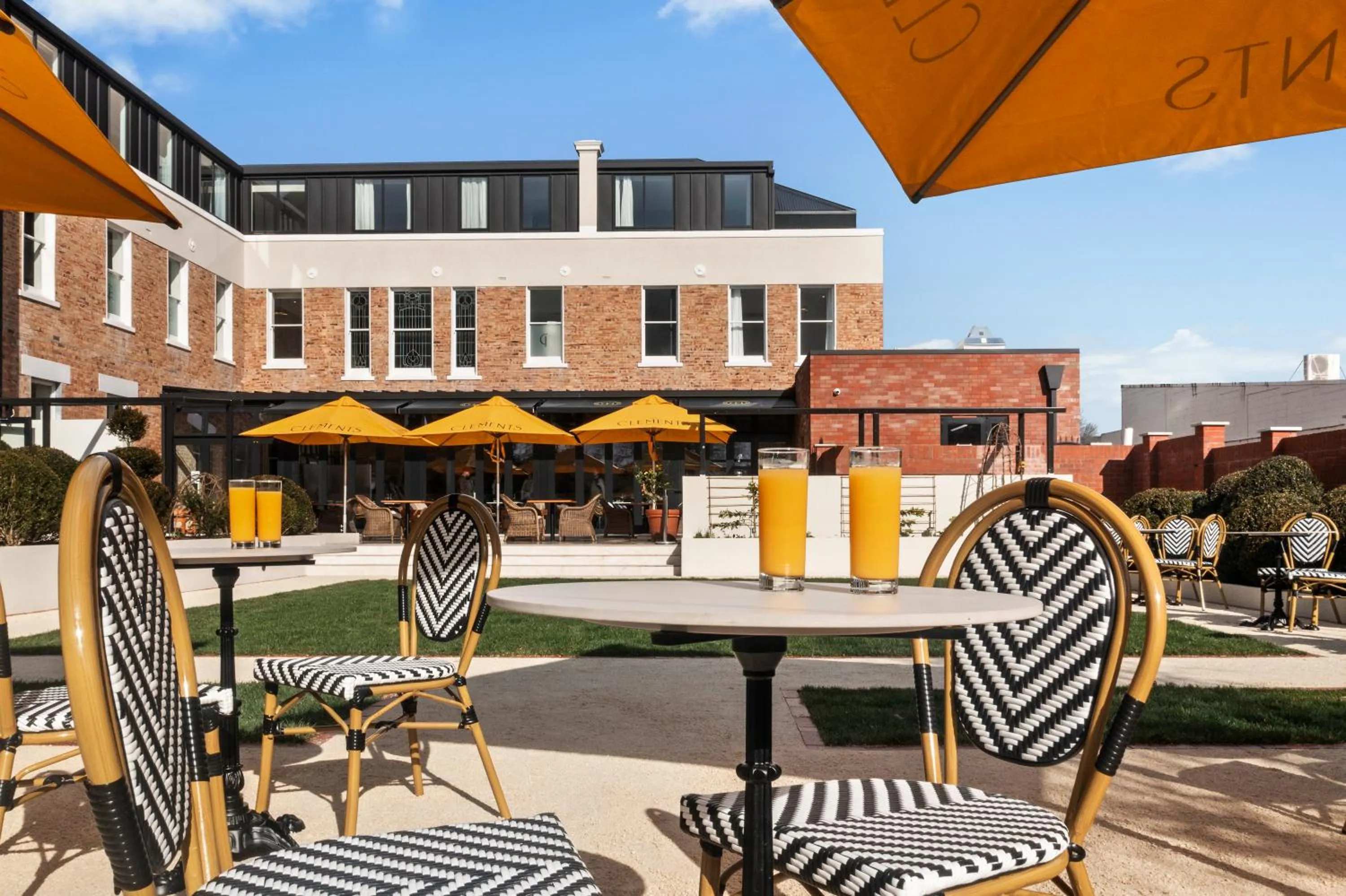 Restaurant/places to eat in The Clements Hotel