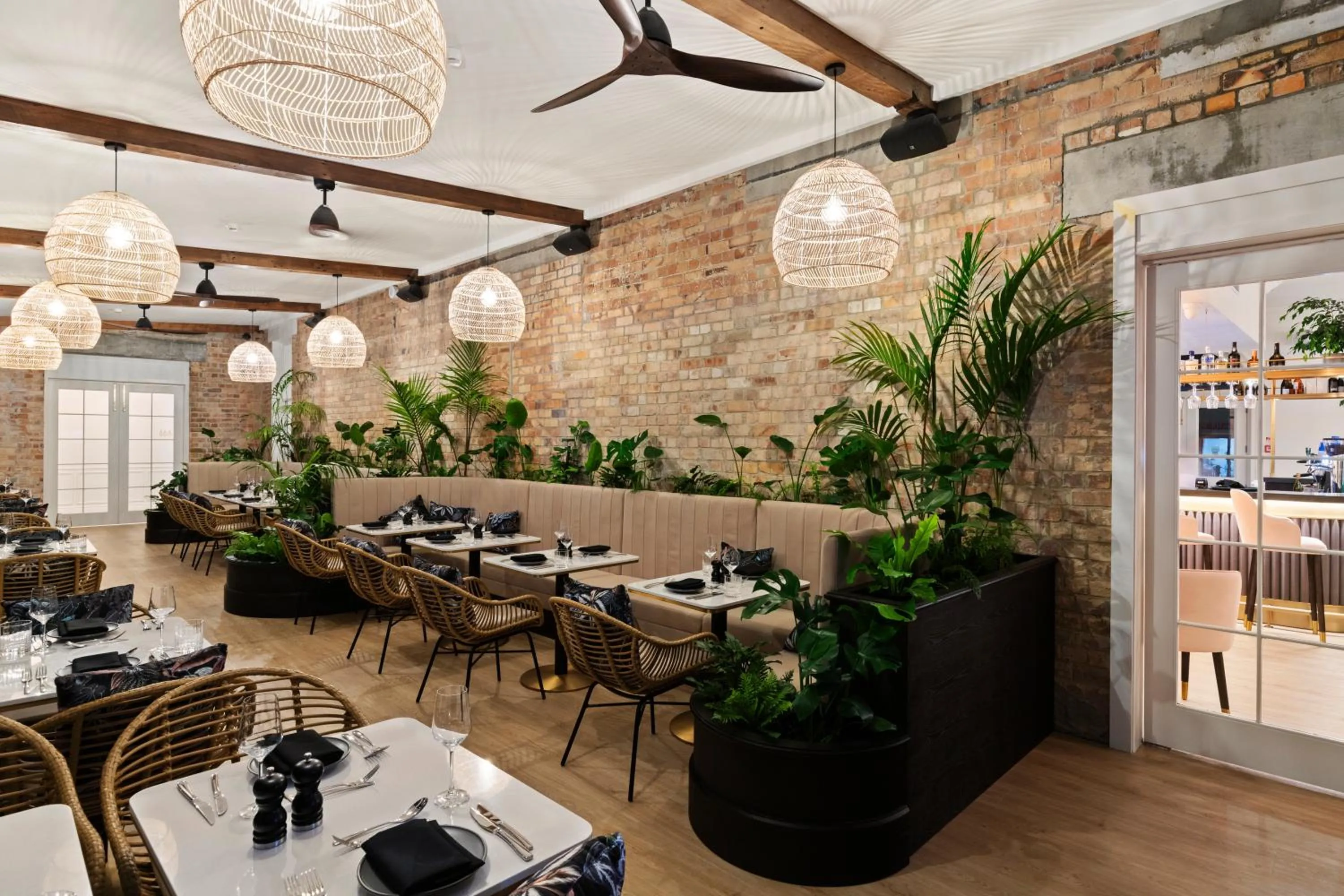 Restaurant/places to eat in The Clements Hotel