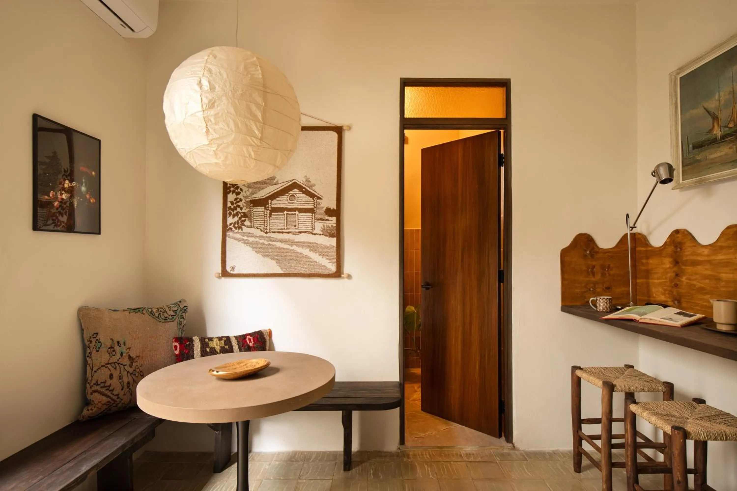 Seating area in MARU by DW