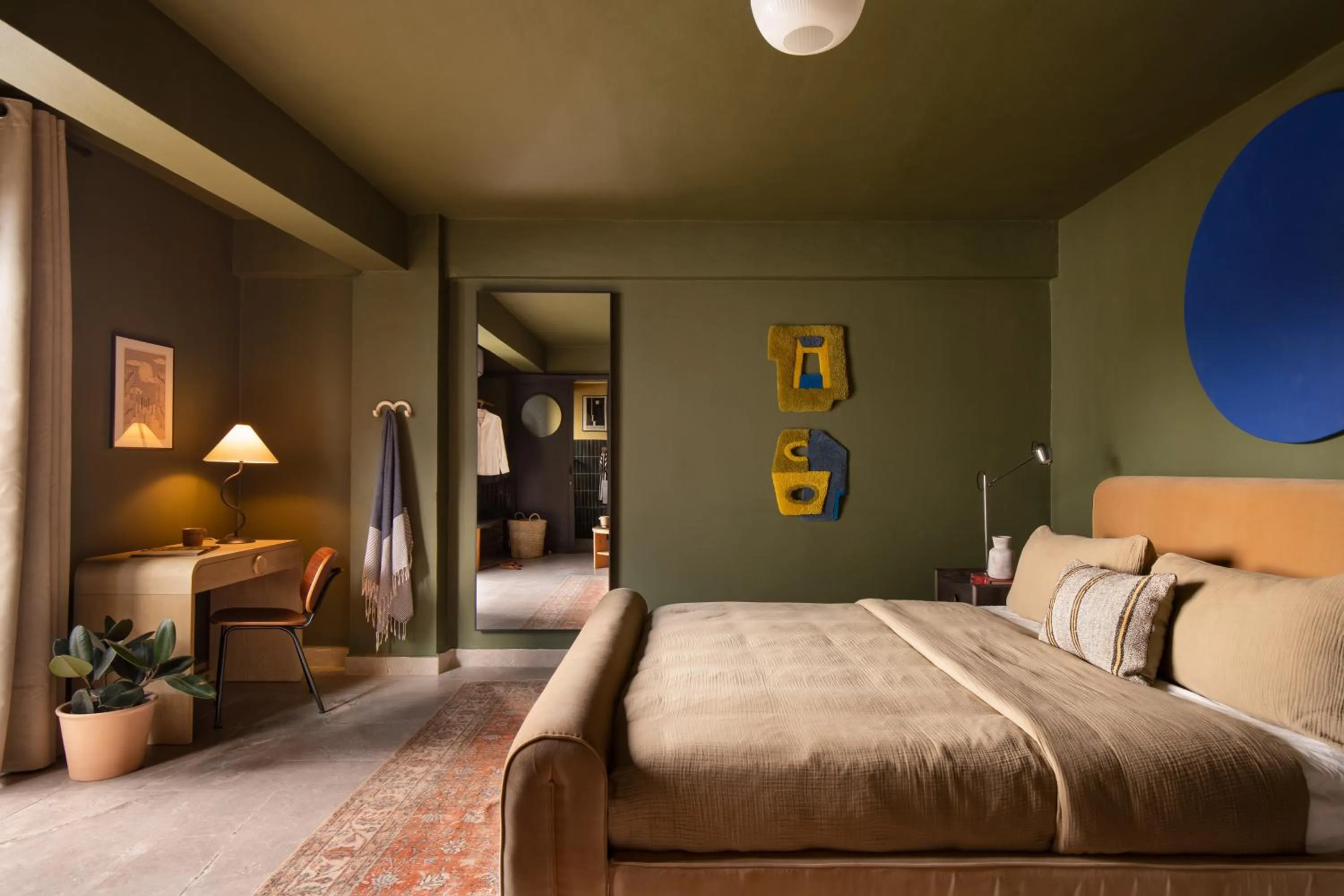 Photo of the whole room, Bed in MARU by DW