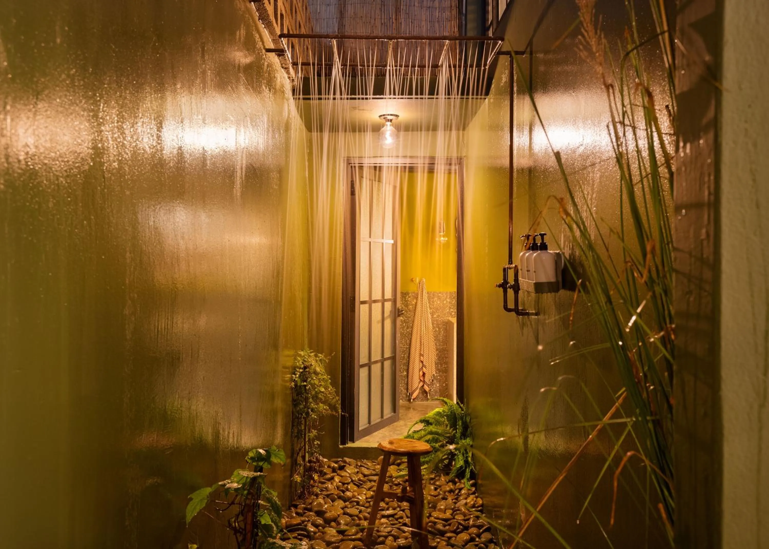 Shower in MARU by DW