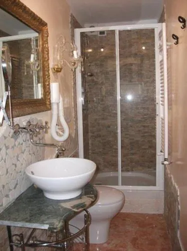 Bathroom in B&B Vittoria Colonna