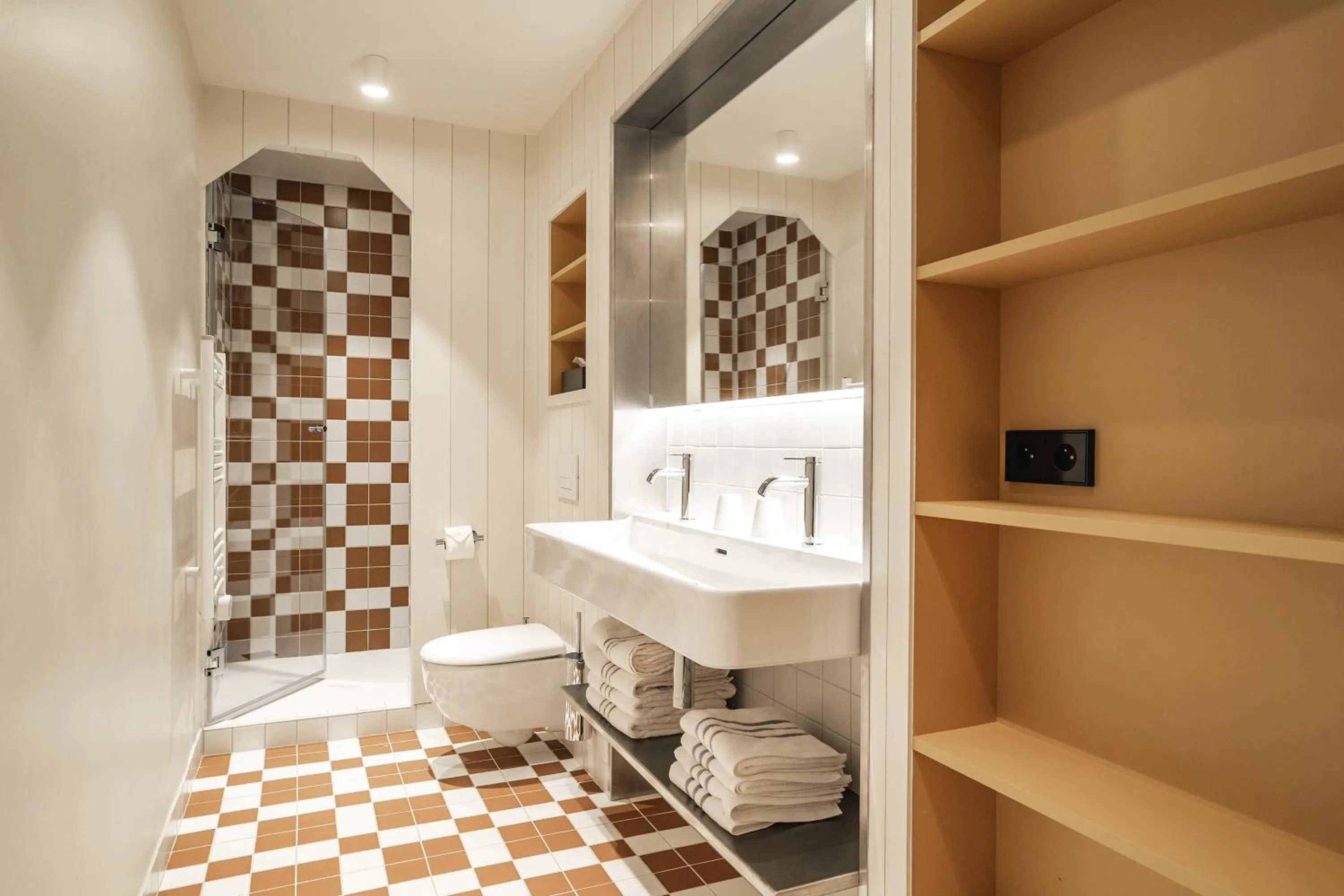 Shower in Appartements de l'Héliopic