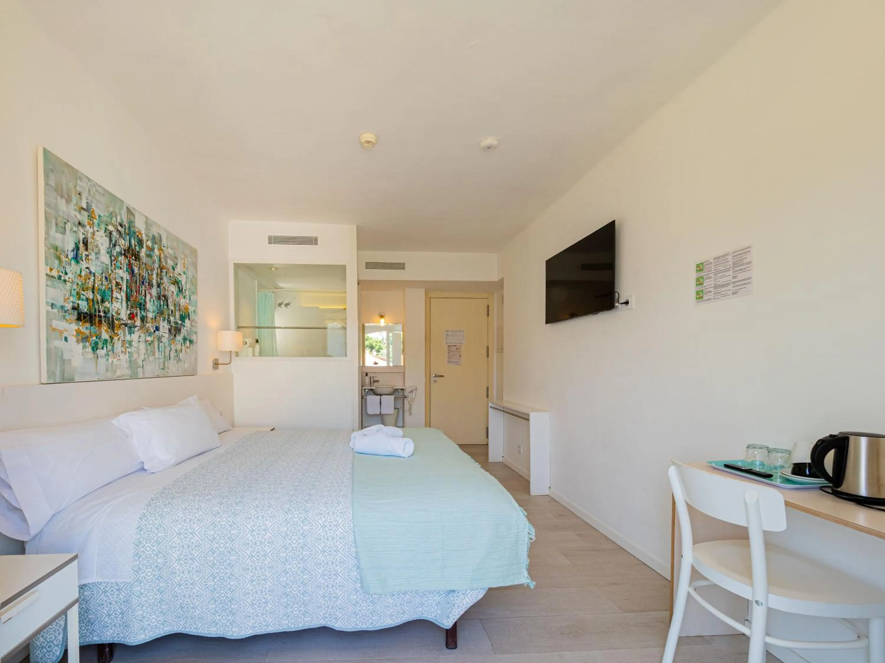 Photo of the whole room, Bed in Hostal Marina Cadaqués