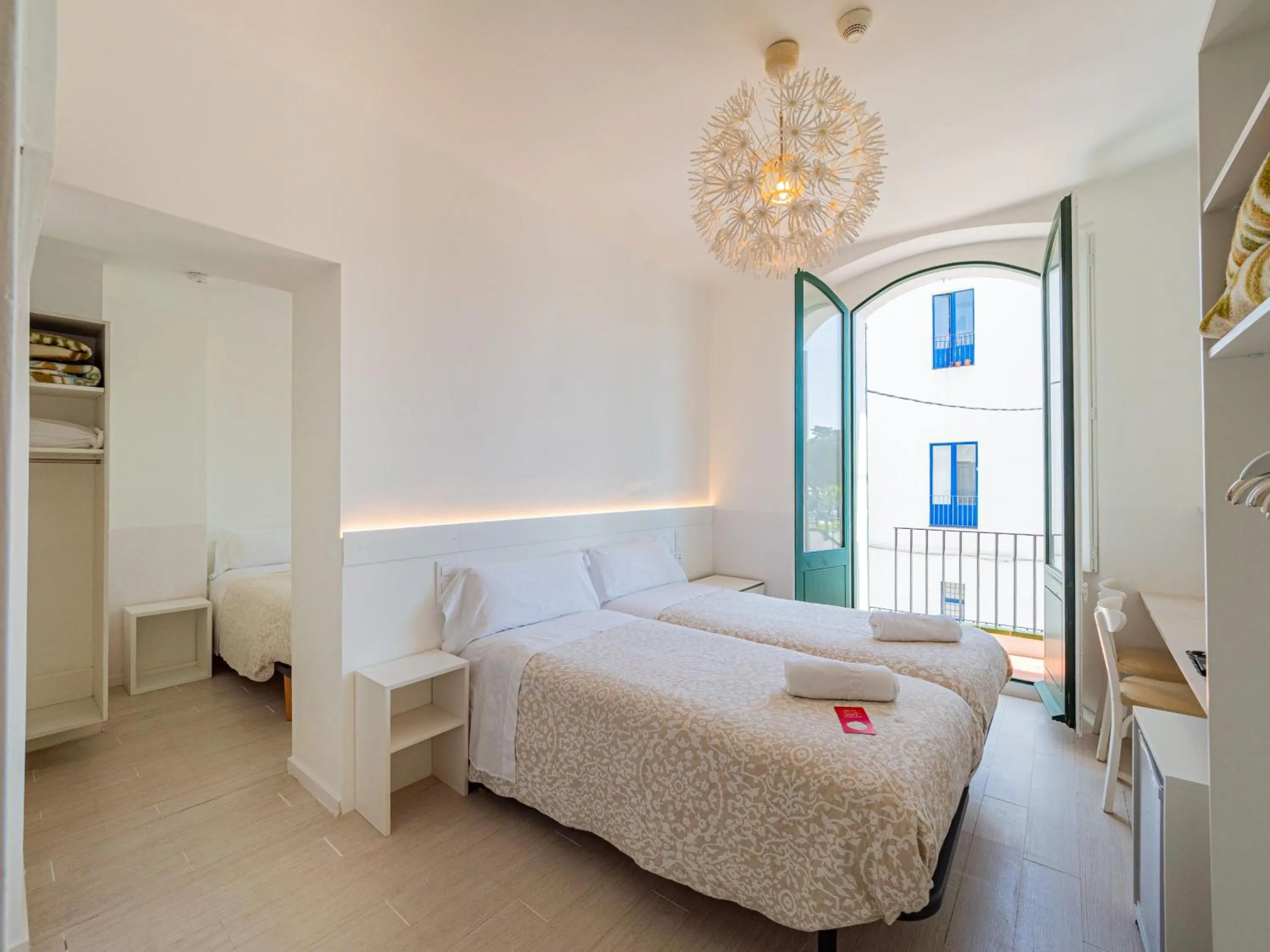 Balcony/Terrace, Bed in Hostal Marina Cadaqués