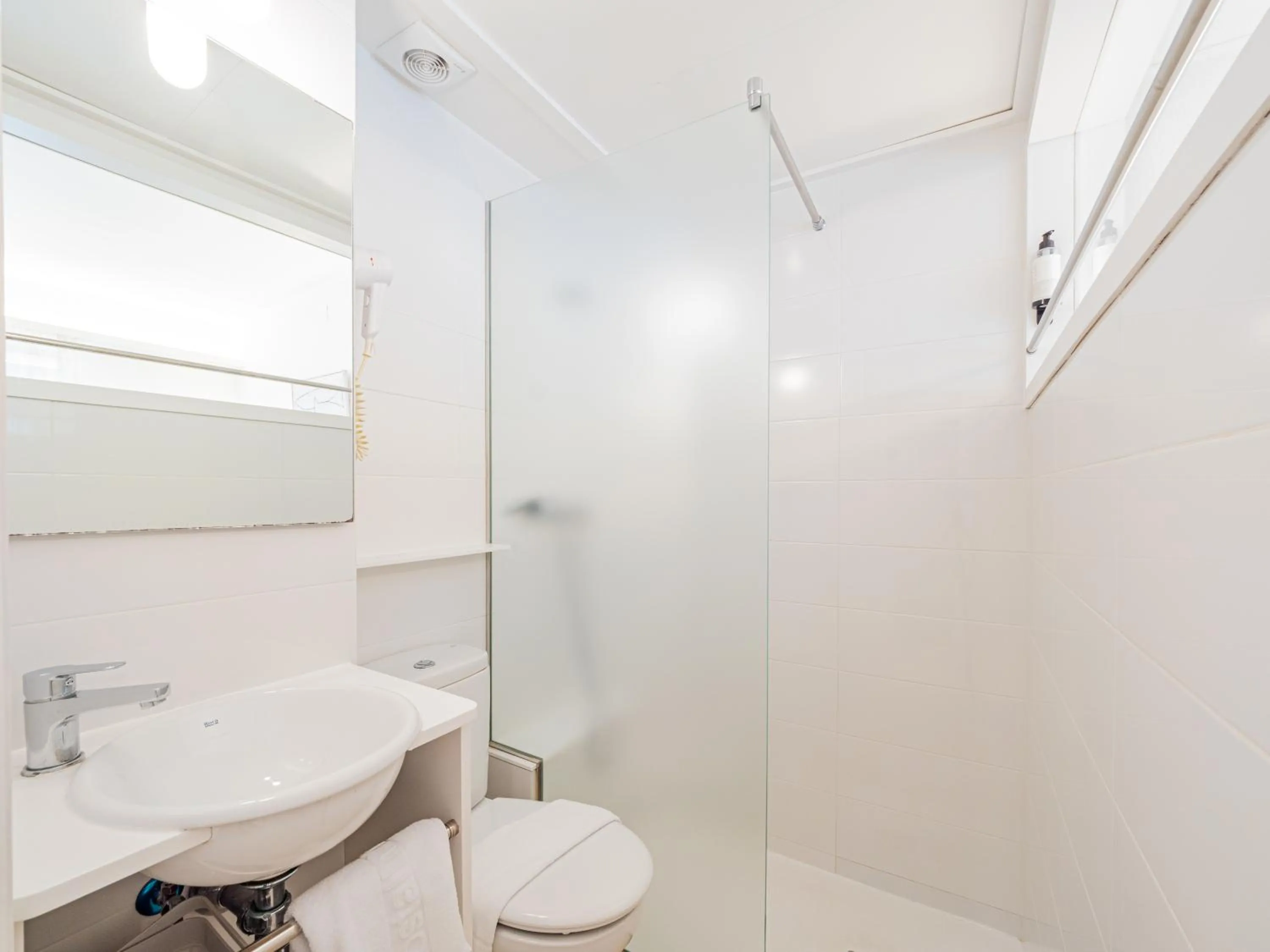 Shower in Hostal Marina Cadaqués