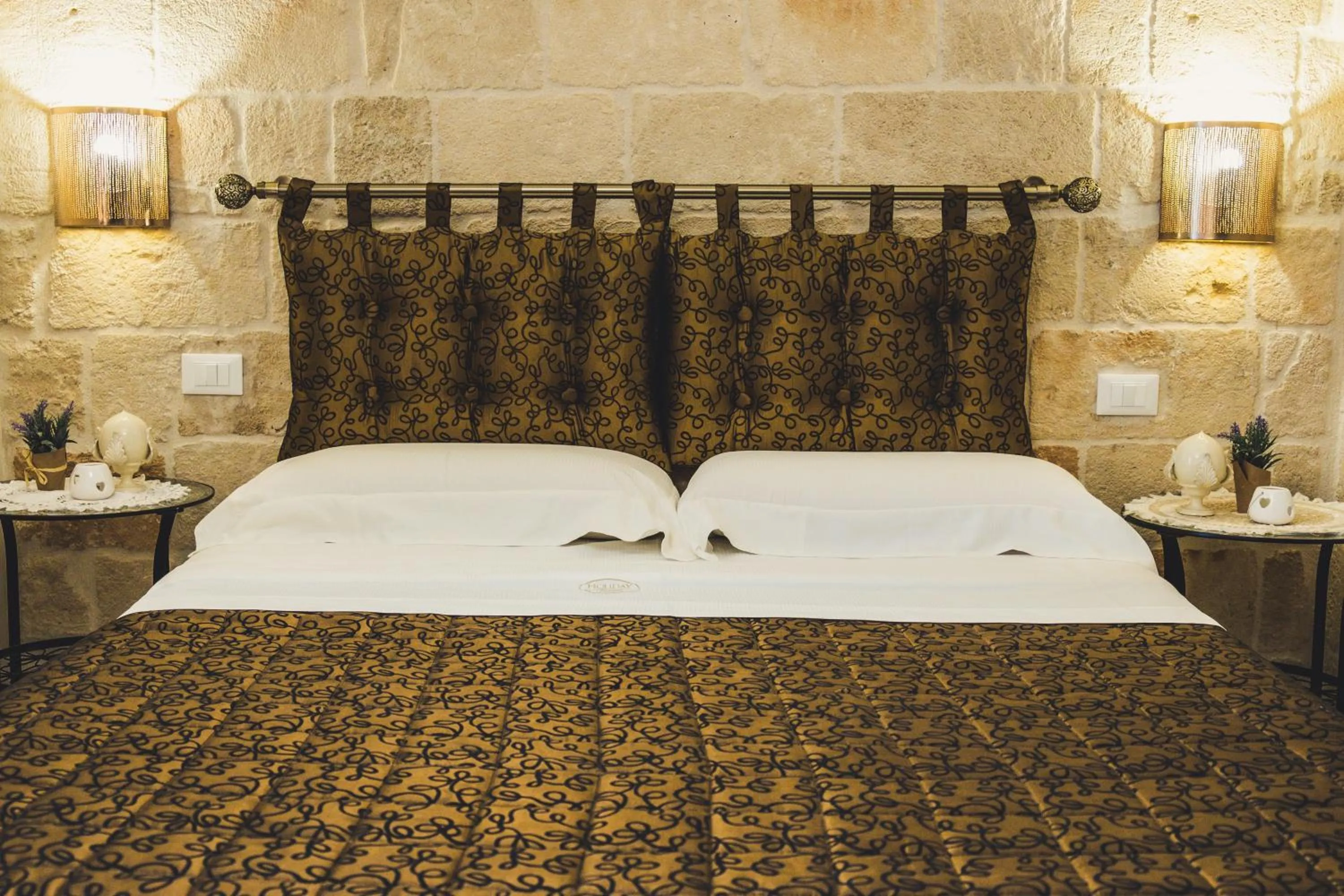 Bed in HolidayMonopoli