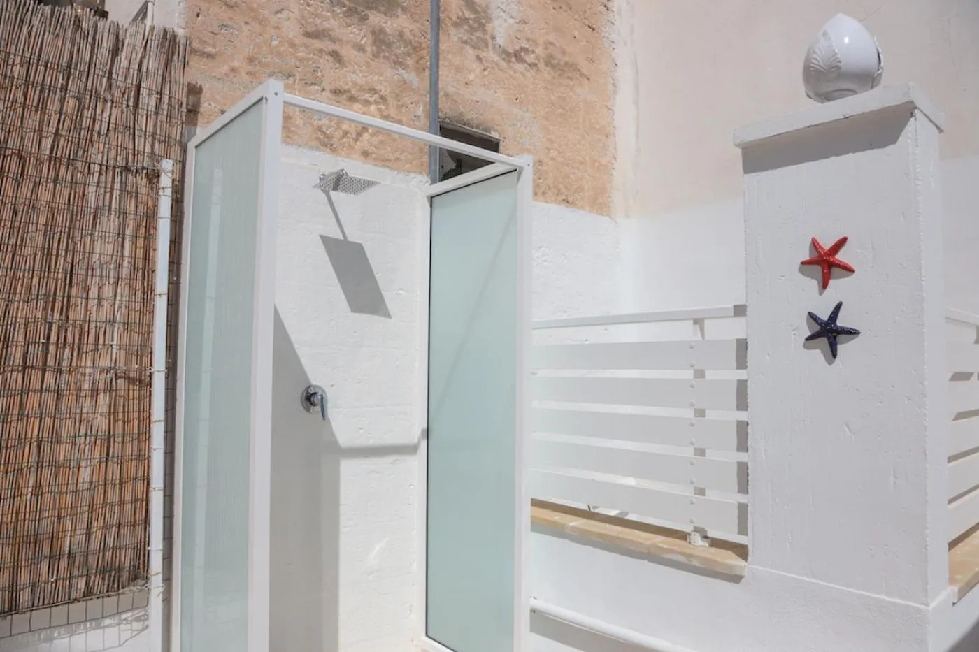 Shower in HolidayMonopoli