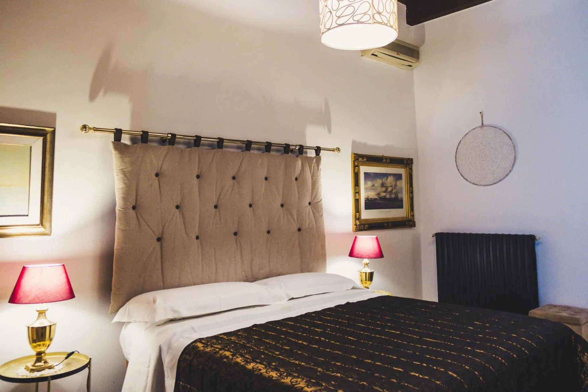 Photo of the whole room, Bed in HolidayMonopoli