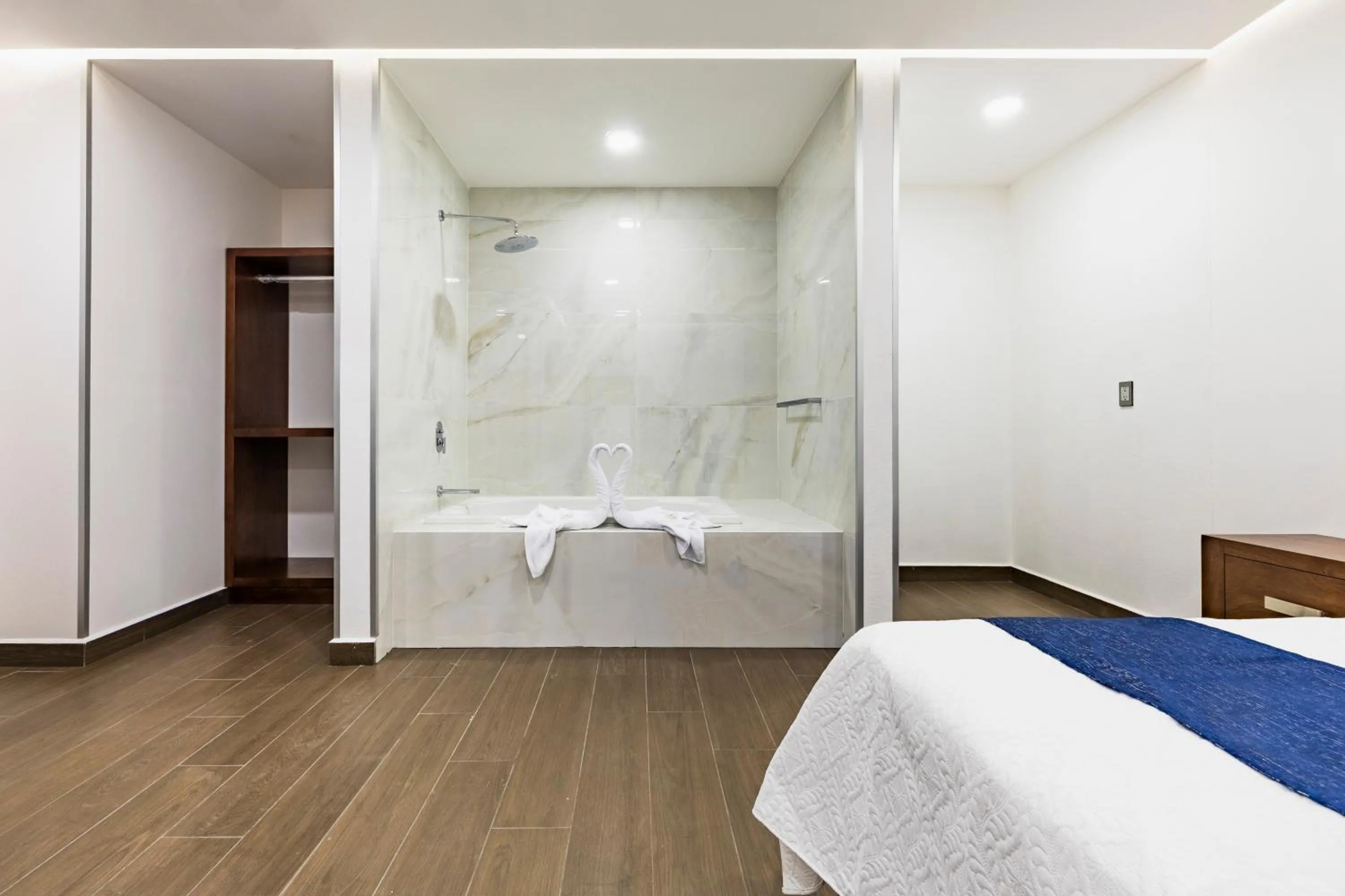 Photo of the whole room, Bed in MC HOTEL Saldarriaga Querétaro
