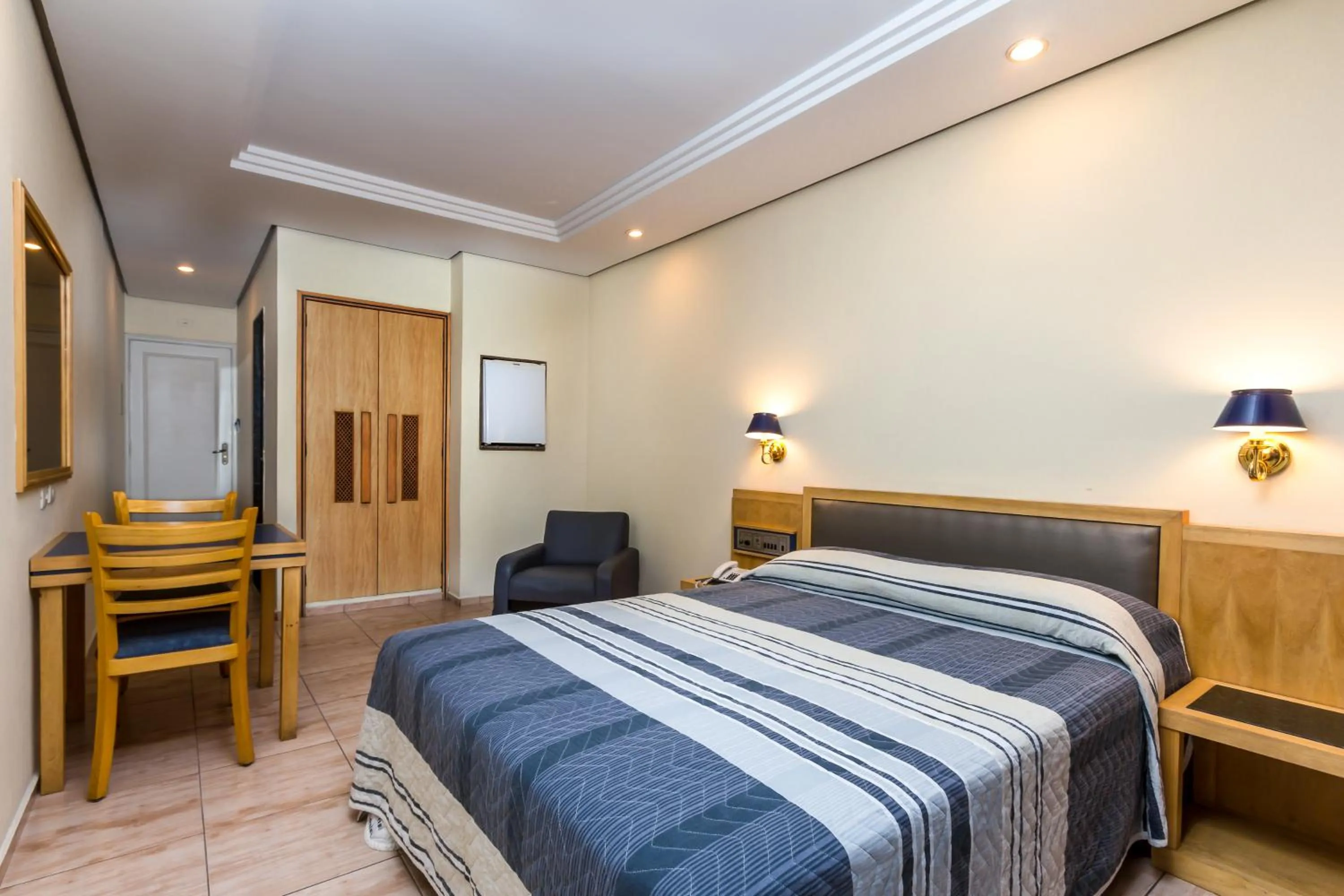 Bedroom, Bed in Hotel Columbia