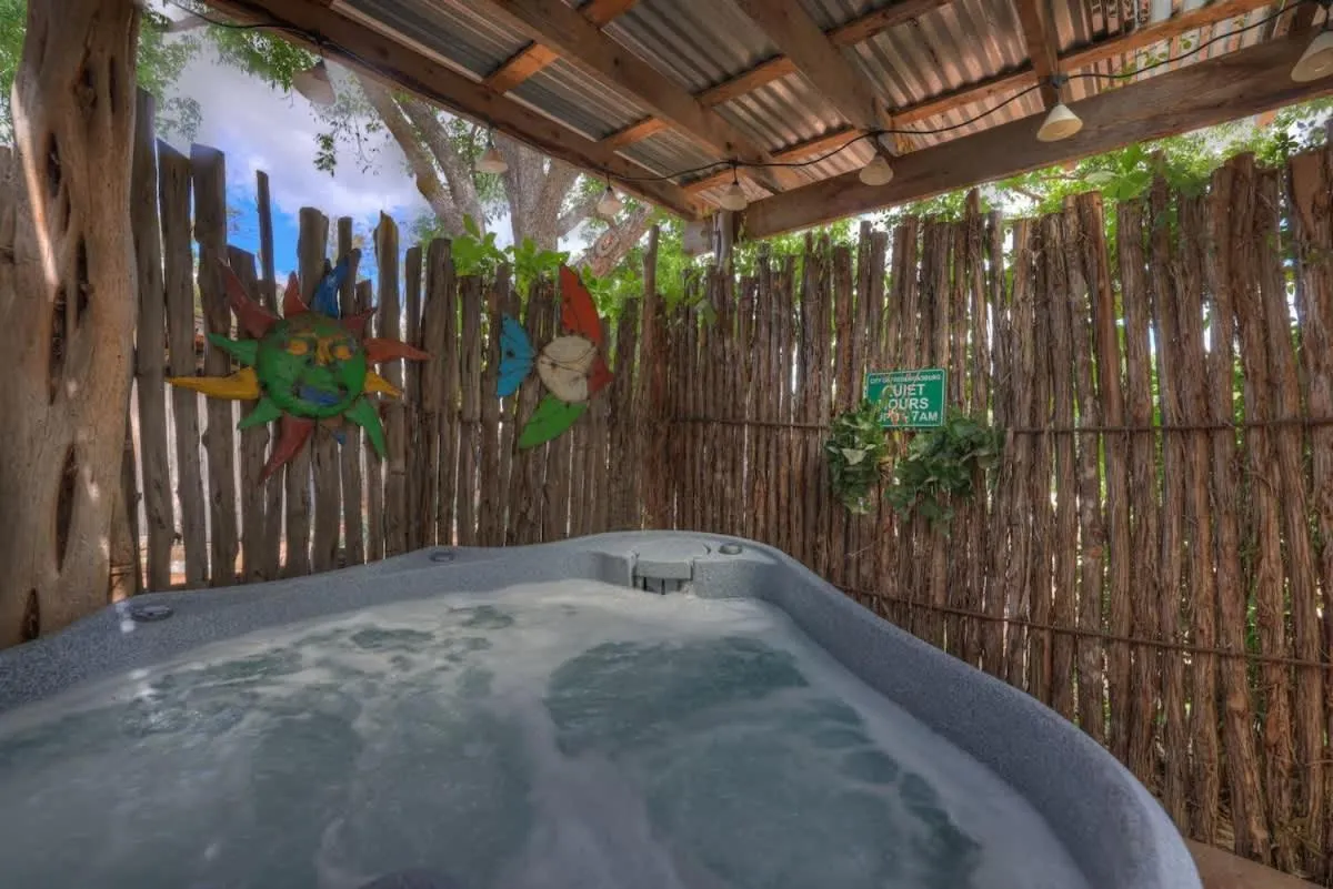 Bathroom in Sonora Casita Hot-Tub Four Minutes to Marktplatz!