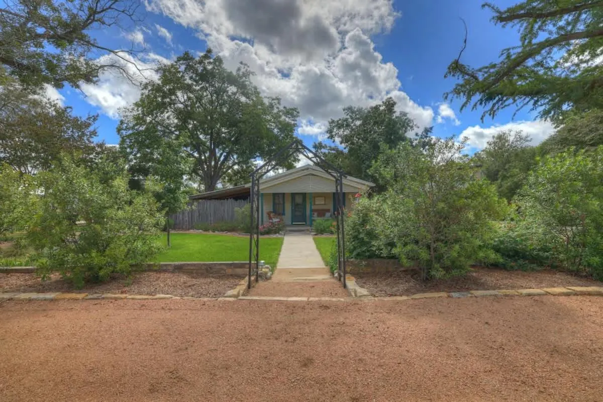 Property building in Sonora Casita Hot-Tub + Nandina Cottage Hot-Tub