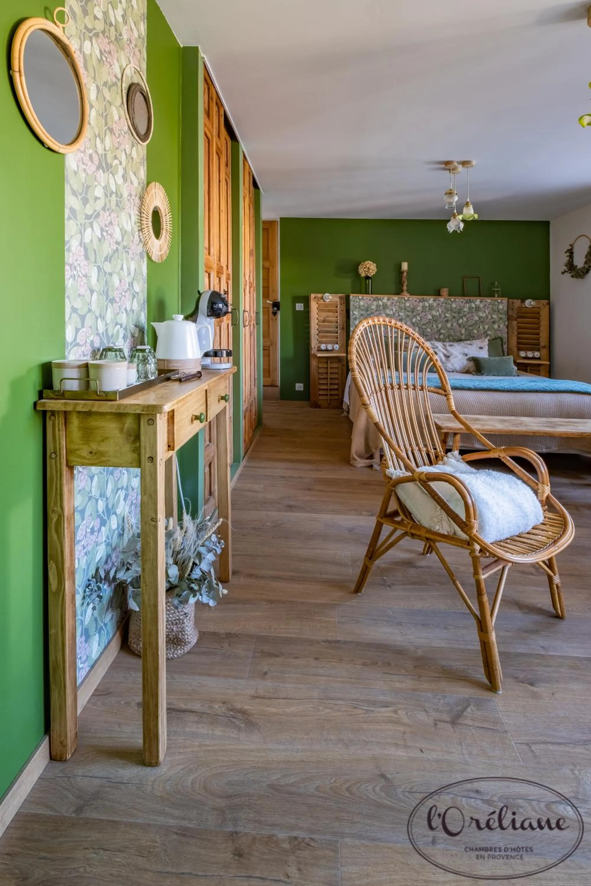 Bedroom in CHAMBRES D'HÔTES L'Oréliane en Provence Adults Only