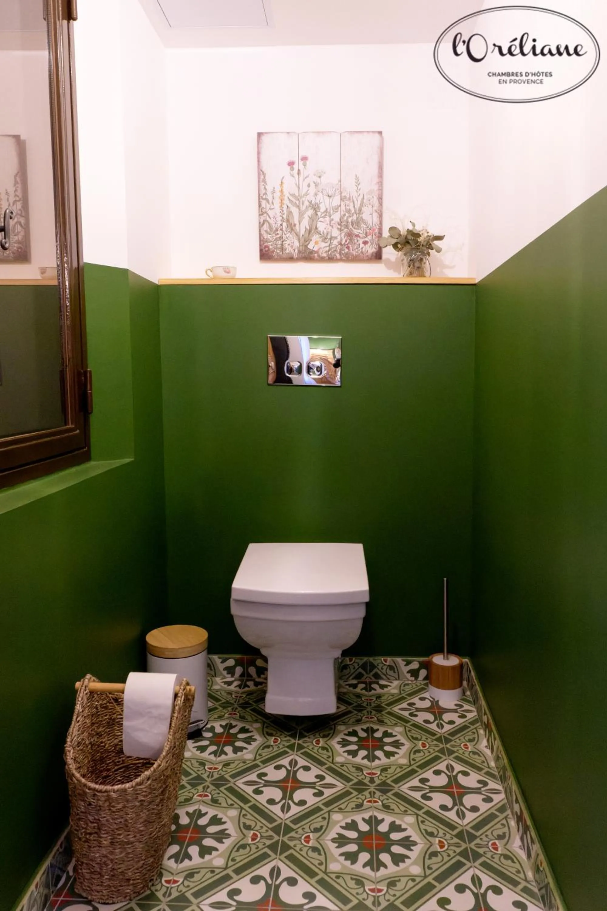 Toilet in CHAMBRES D'HÔTES L'Oréliane en Provence Adults Only