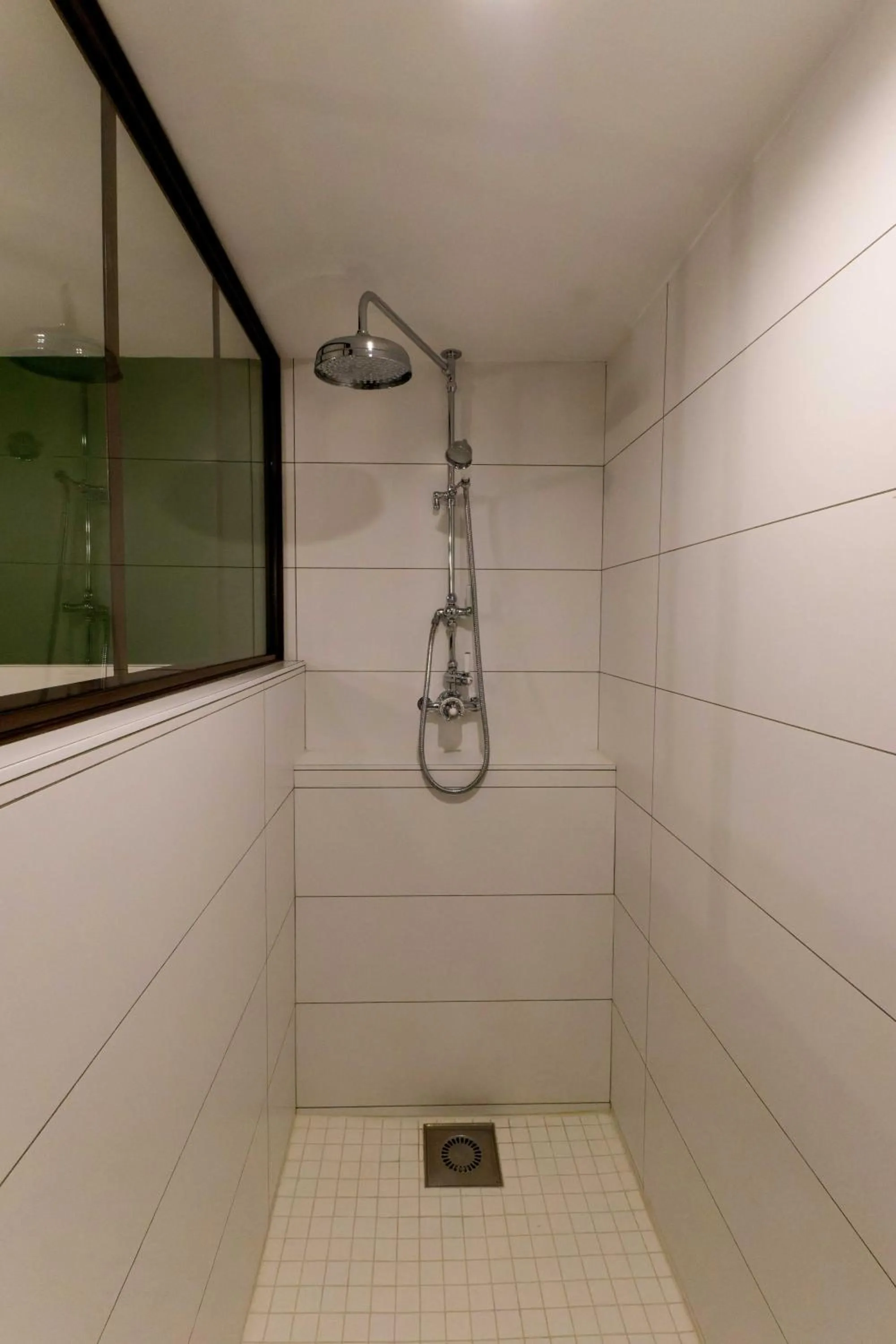 Shower in CHAMBRES D'HÔTES L'Oréliane en Provence Adults Only