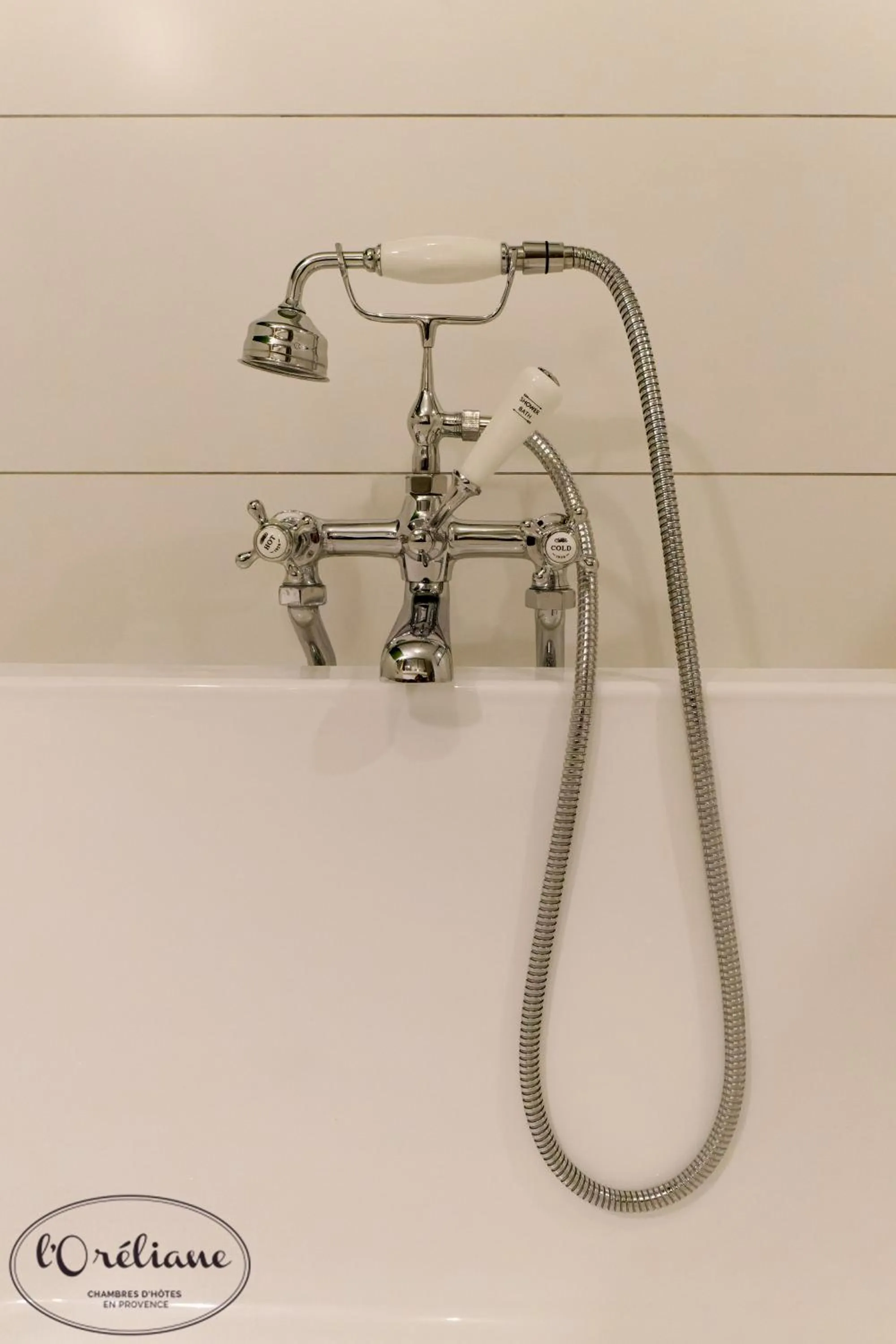 Bathroom in CHAMBRES D'HÔTES L'Oréliane en Provence Adults Only