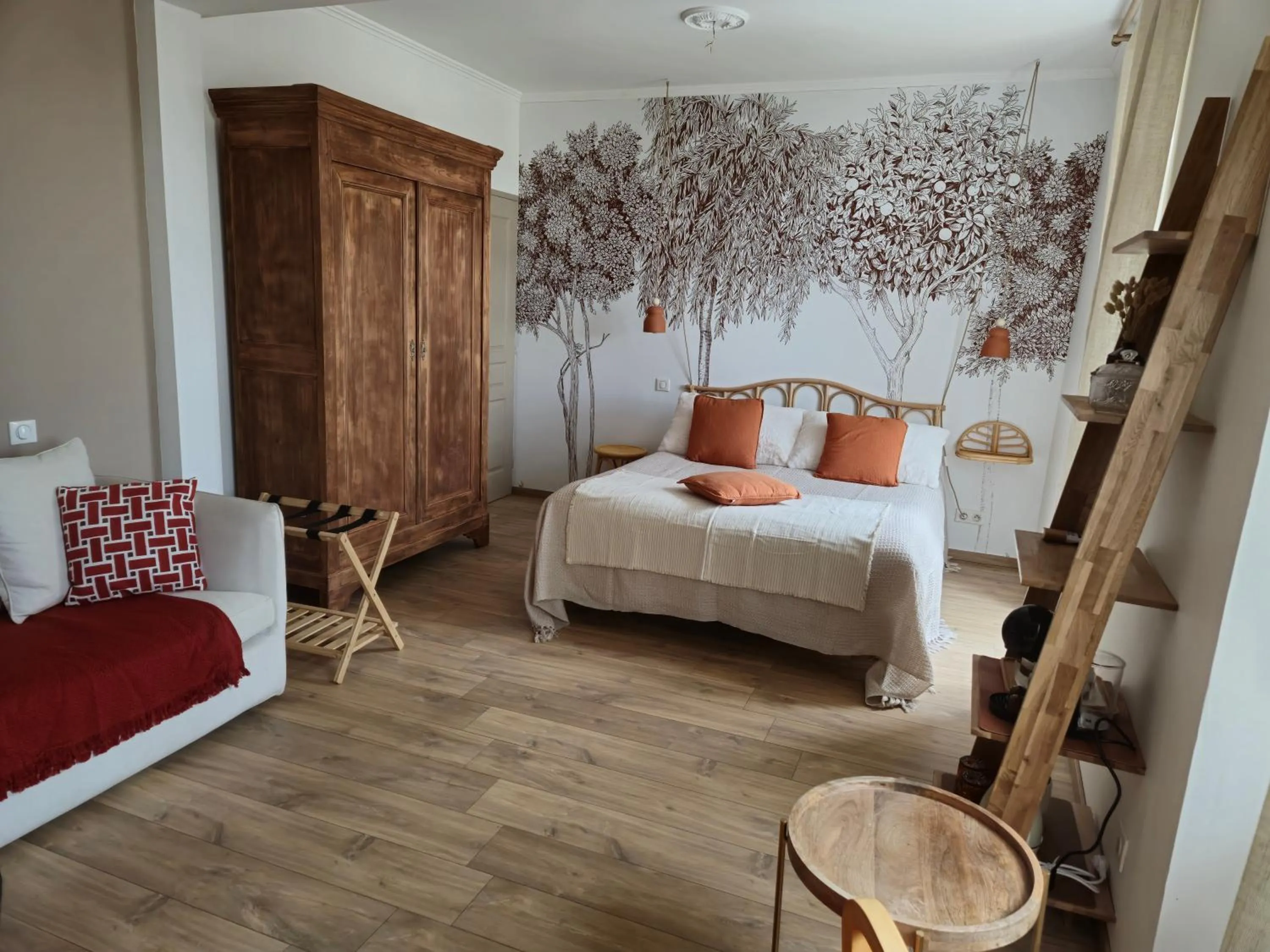 Photo of the whole room, Bed in CHAMBRES D'HÔTES L'Oréliane en Provence Adults Only