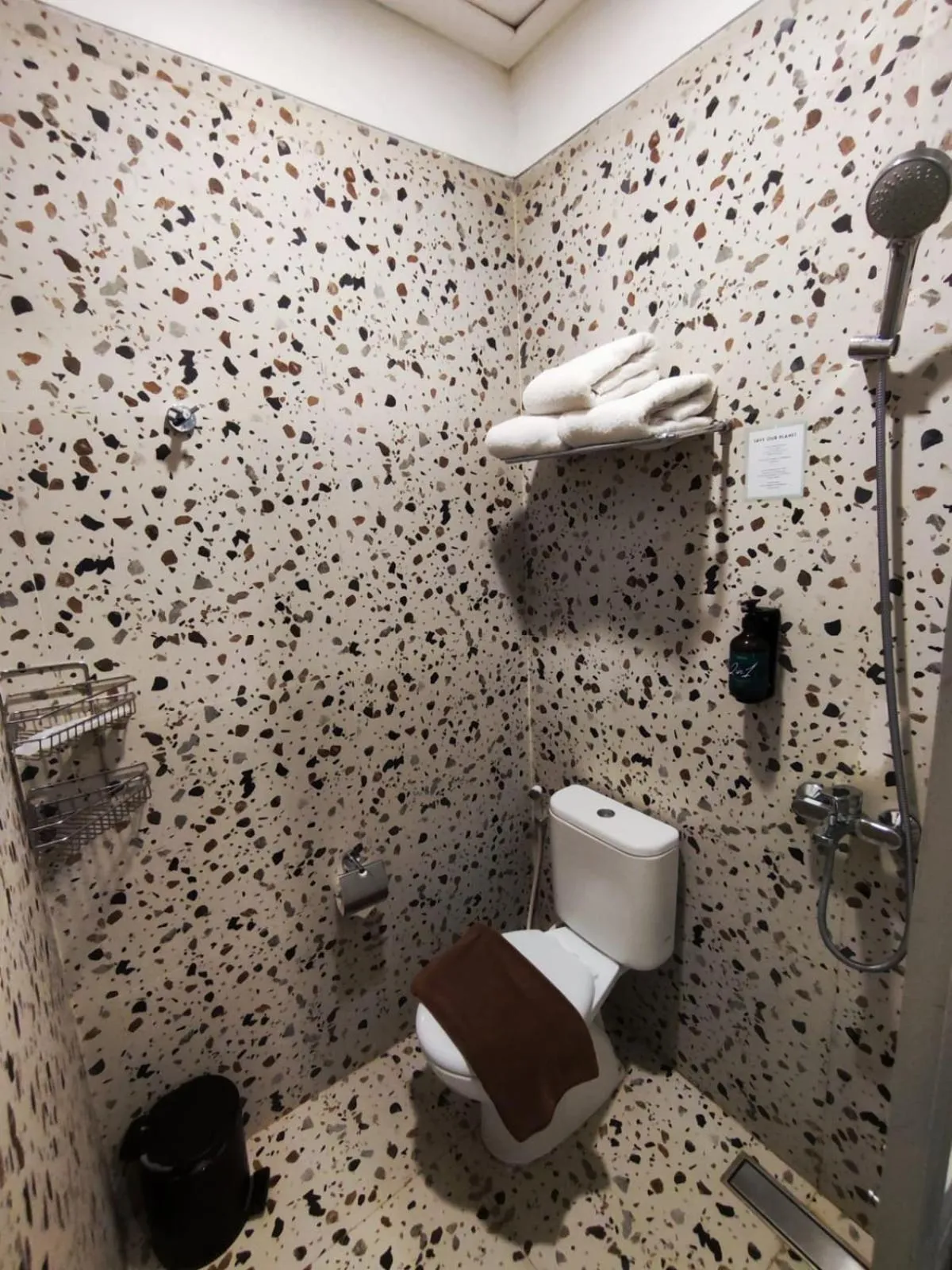 Shower in Liberta Malioboro North