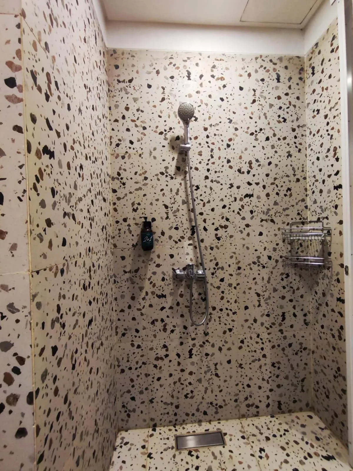 Shower in Liberta Malioboro North