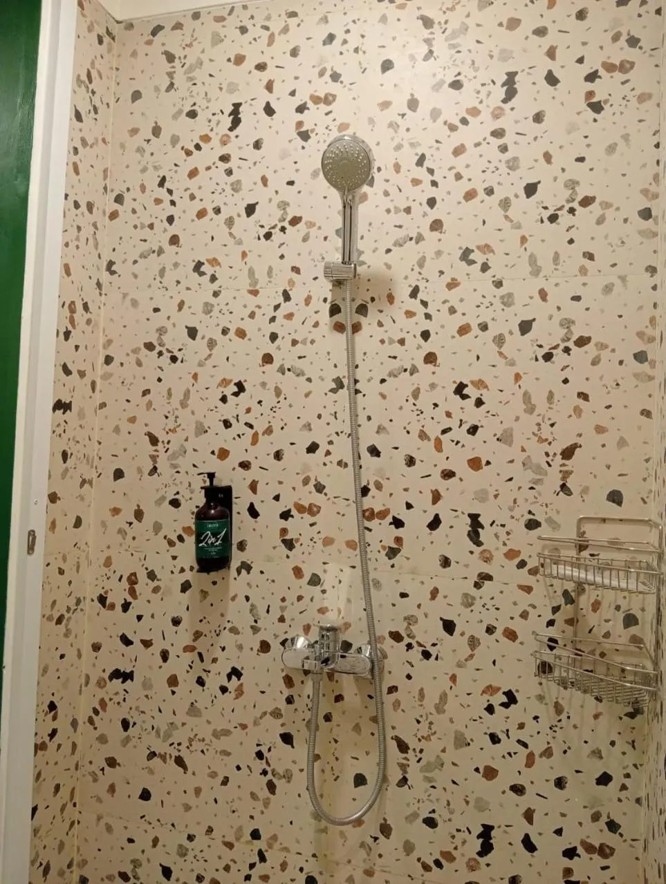 Shower in Liberta Malioboro North